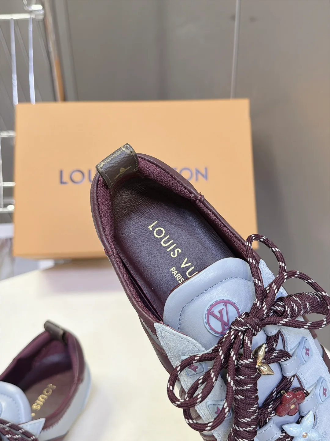 Women's Sneakers LOUIS VUITTON 18005457