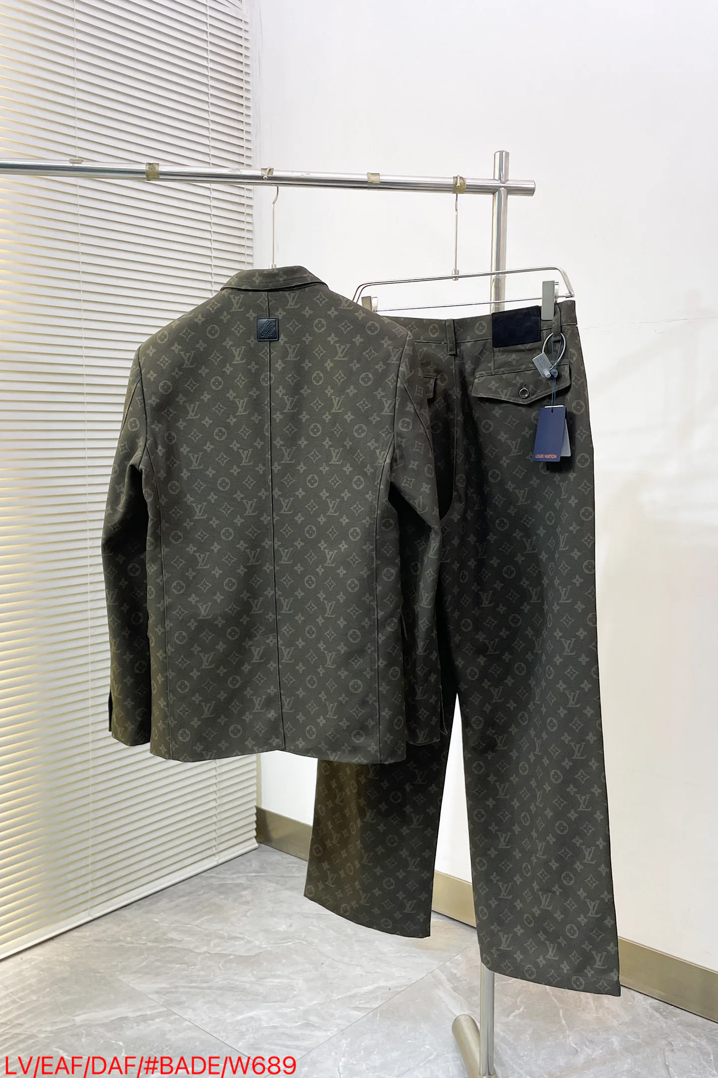 Men's Jackets And Down Jackets LOUIS VUITTON 18068533