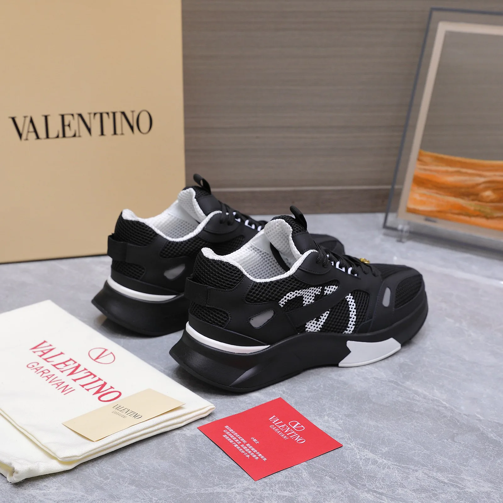 Men's Sneakers VALENTINO 17604590