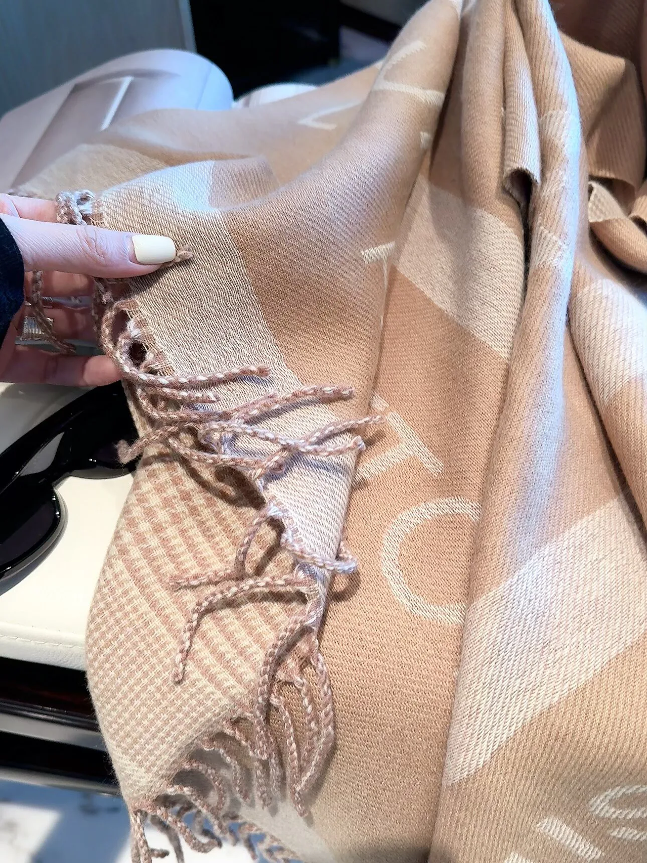 Scarves LOUIS VUITTON 18002827