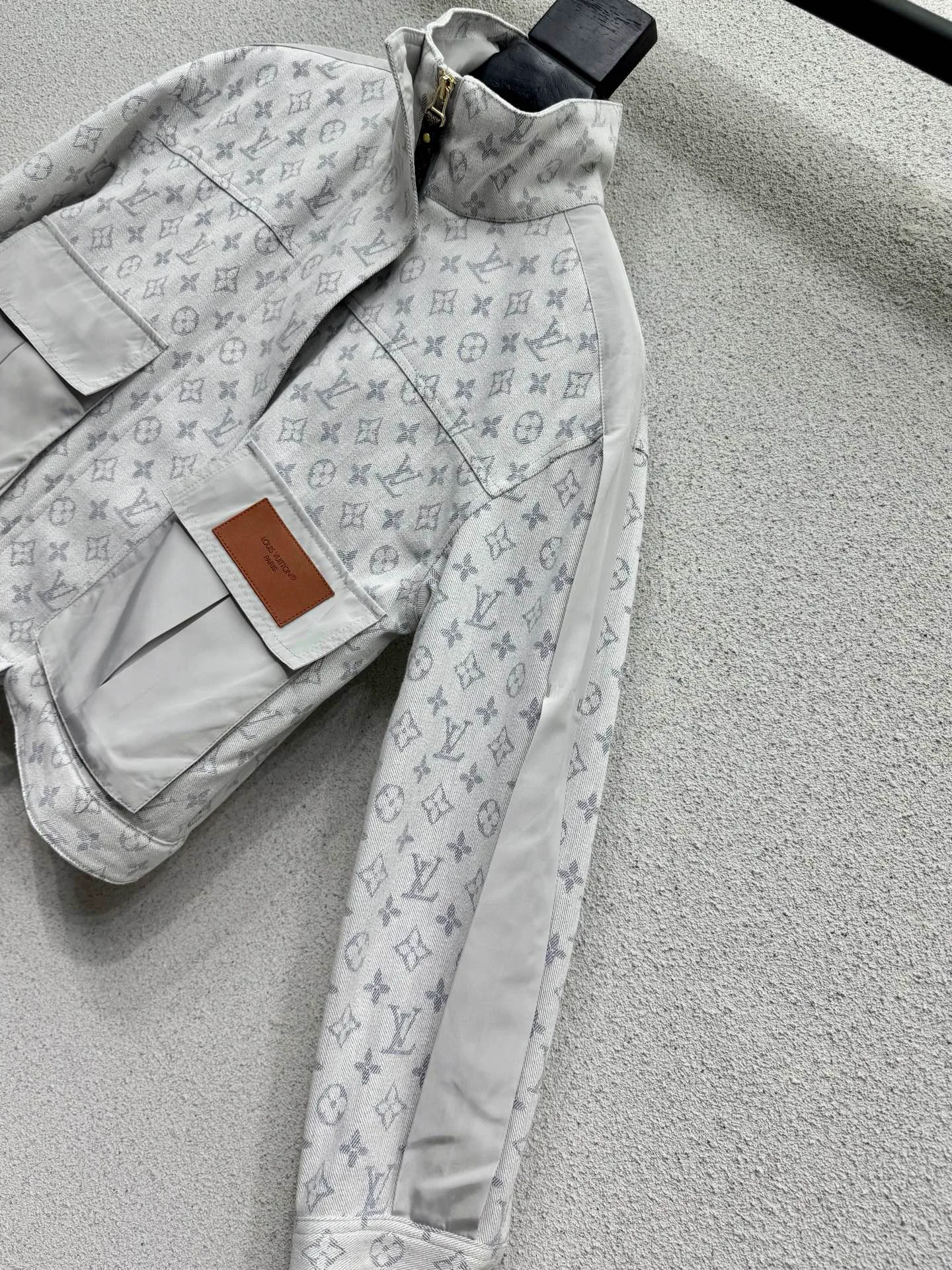 Women's Jackets And Down Jackets LOUIS VUITTON 18327884