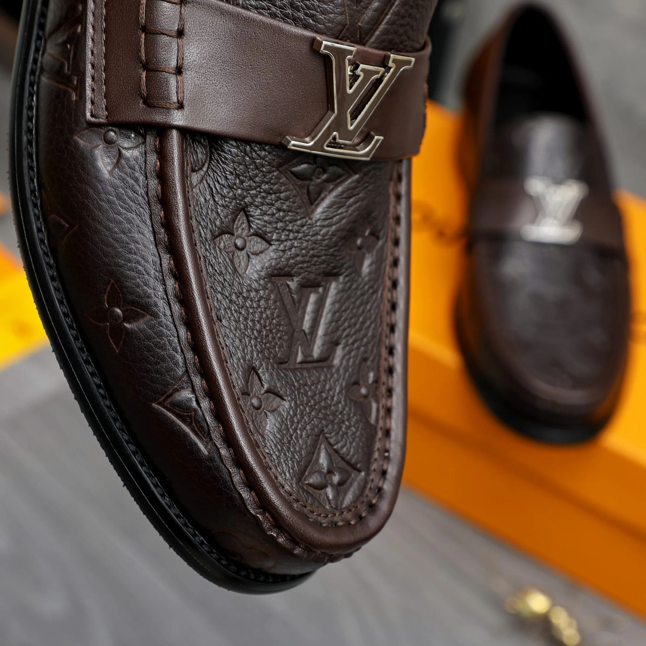 Men's Loafers And Dress Shoes LOUIS VUITTON 17812316