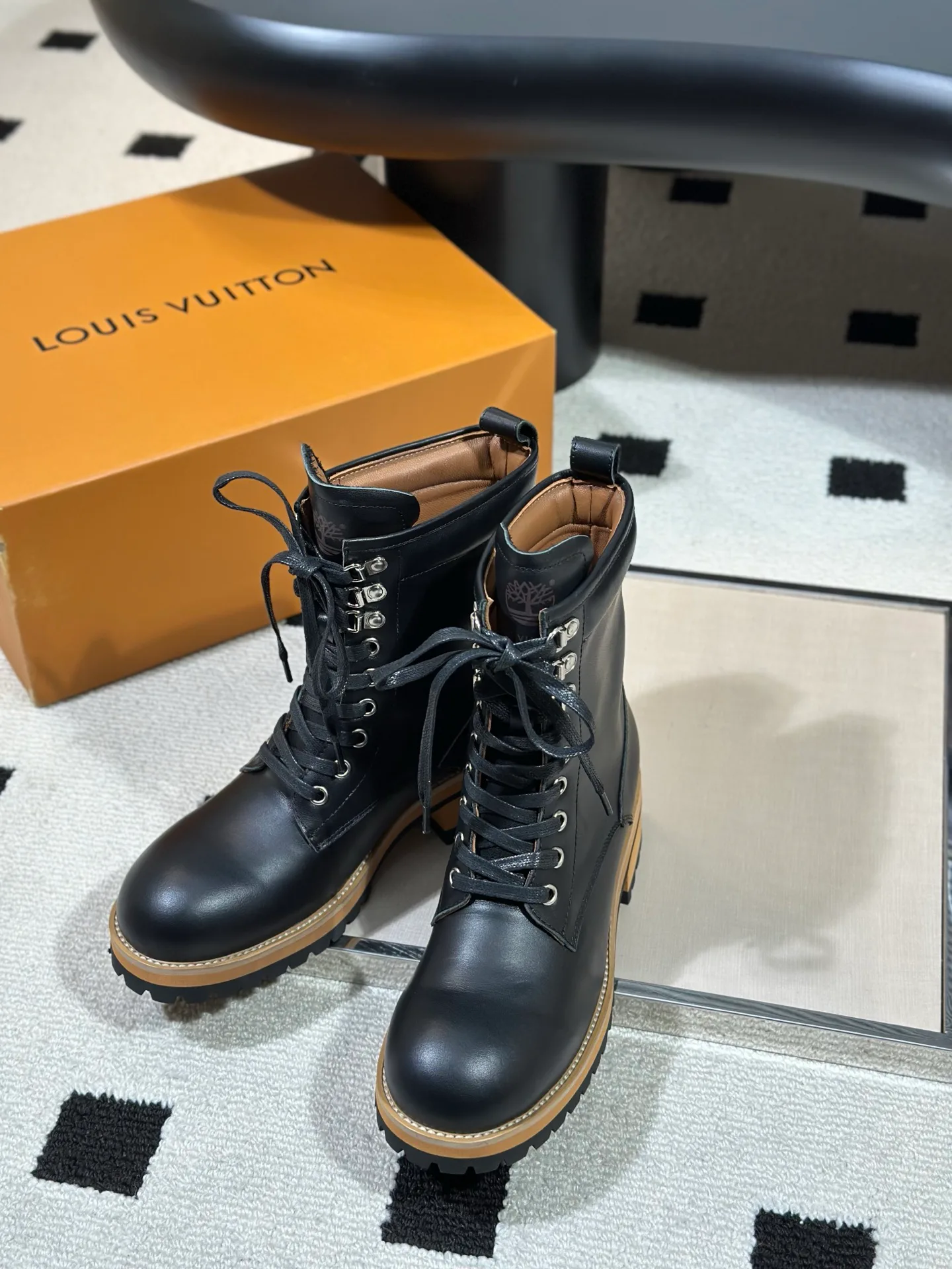 Ботинки Женские Louis Vuitton 18638529