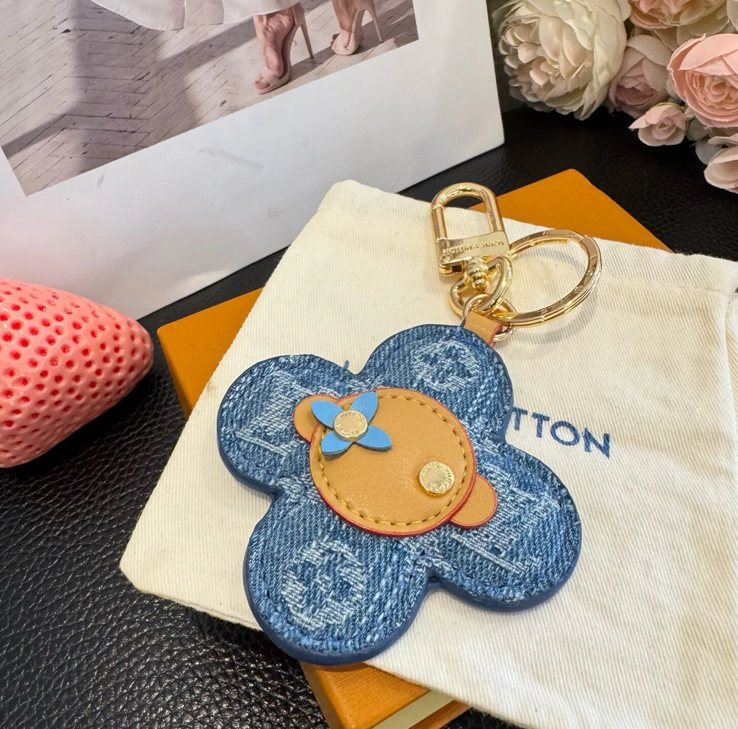 Key Cases LOUIS VUITTON 18013305