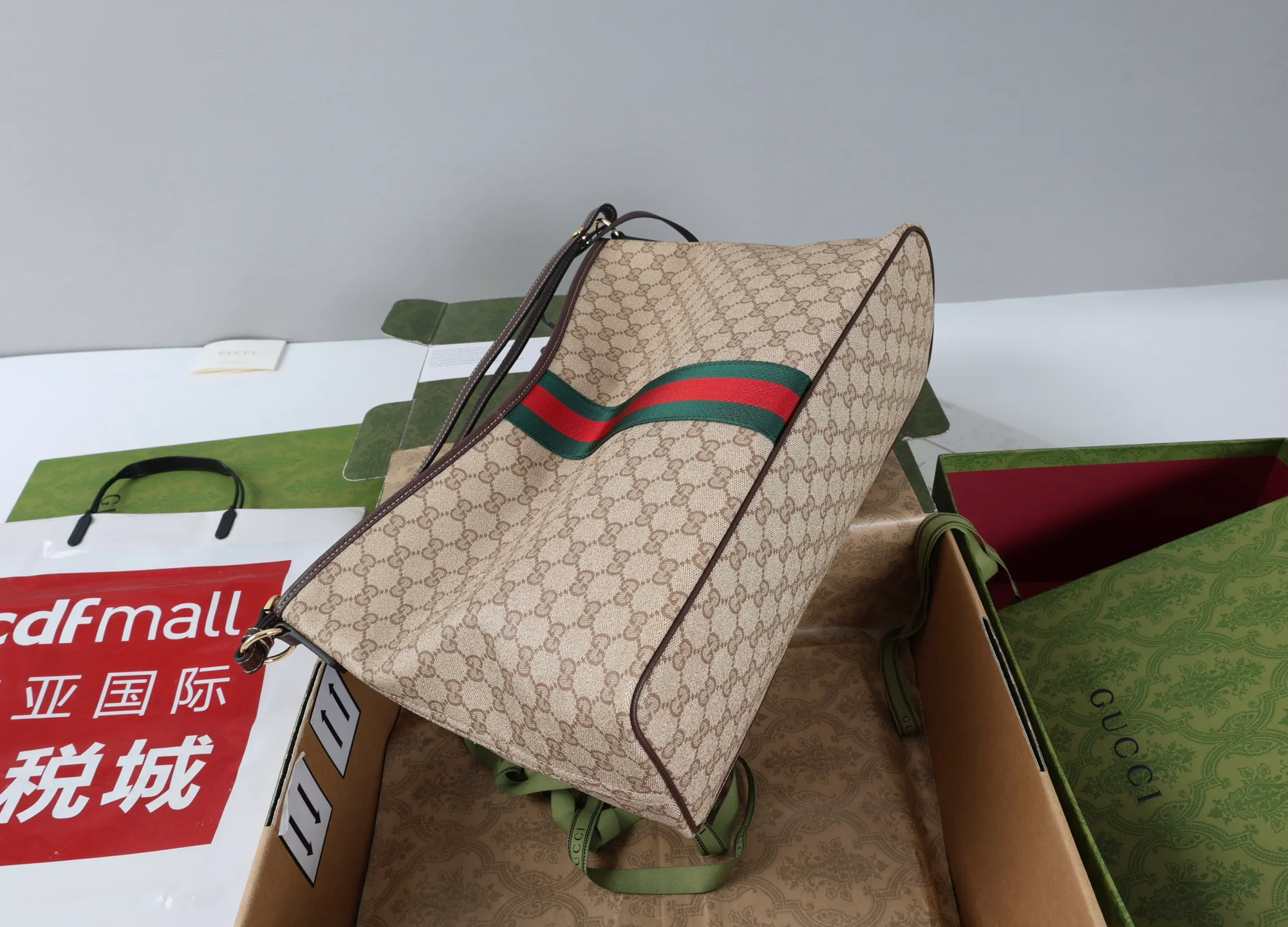 Women's Classic Handbags GUCCI 18250600