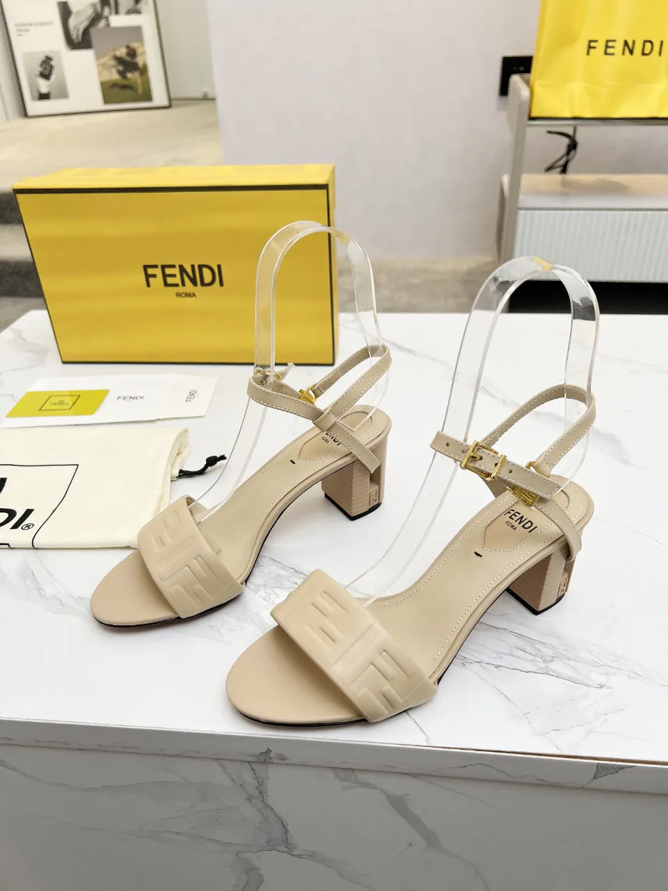 Women's Open-Toe Sandals FENDI 17366608