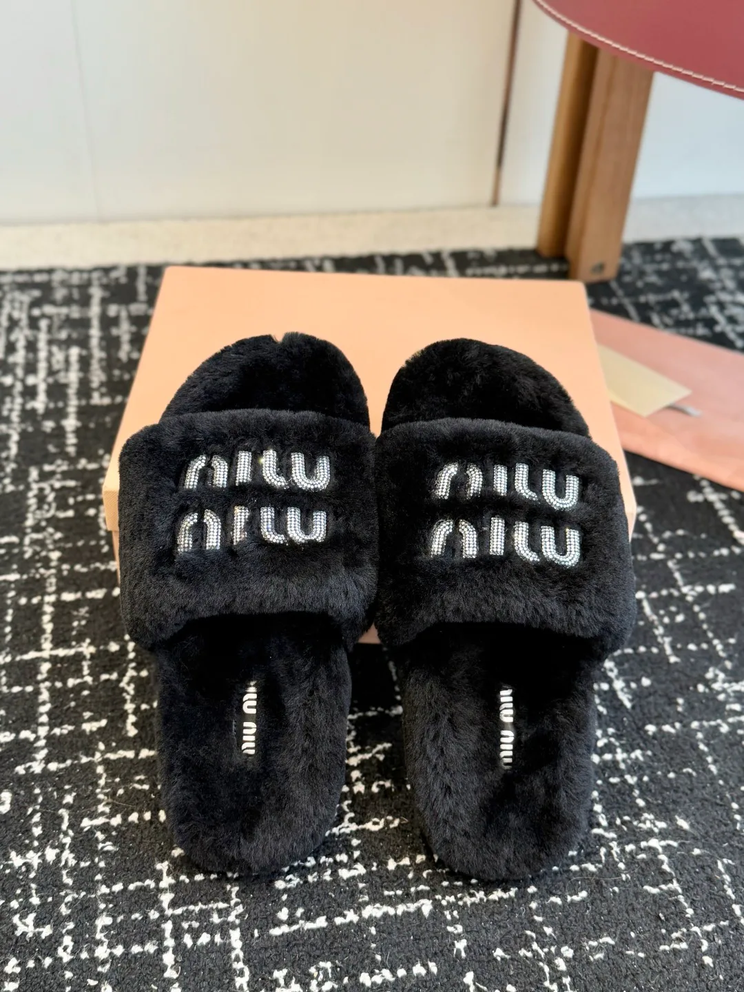 Women's Slippers MIU MIU 18139573