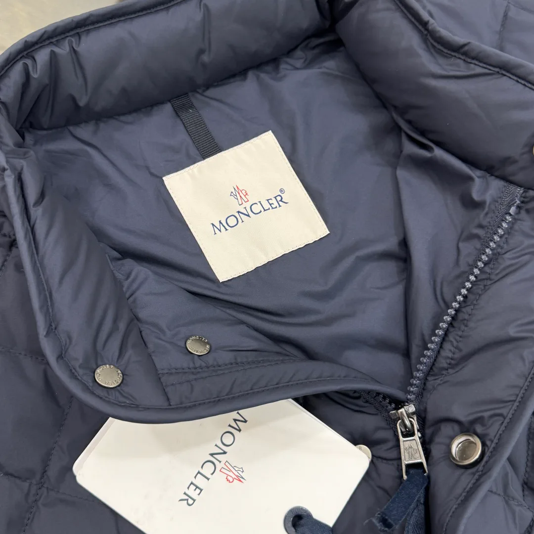 Men's Vests MONCLER 18001994