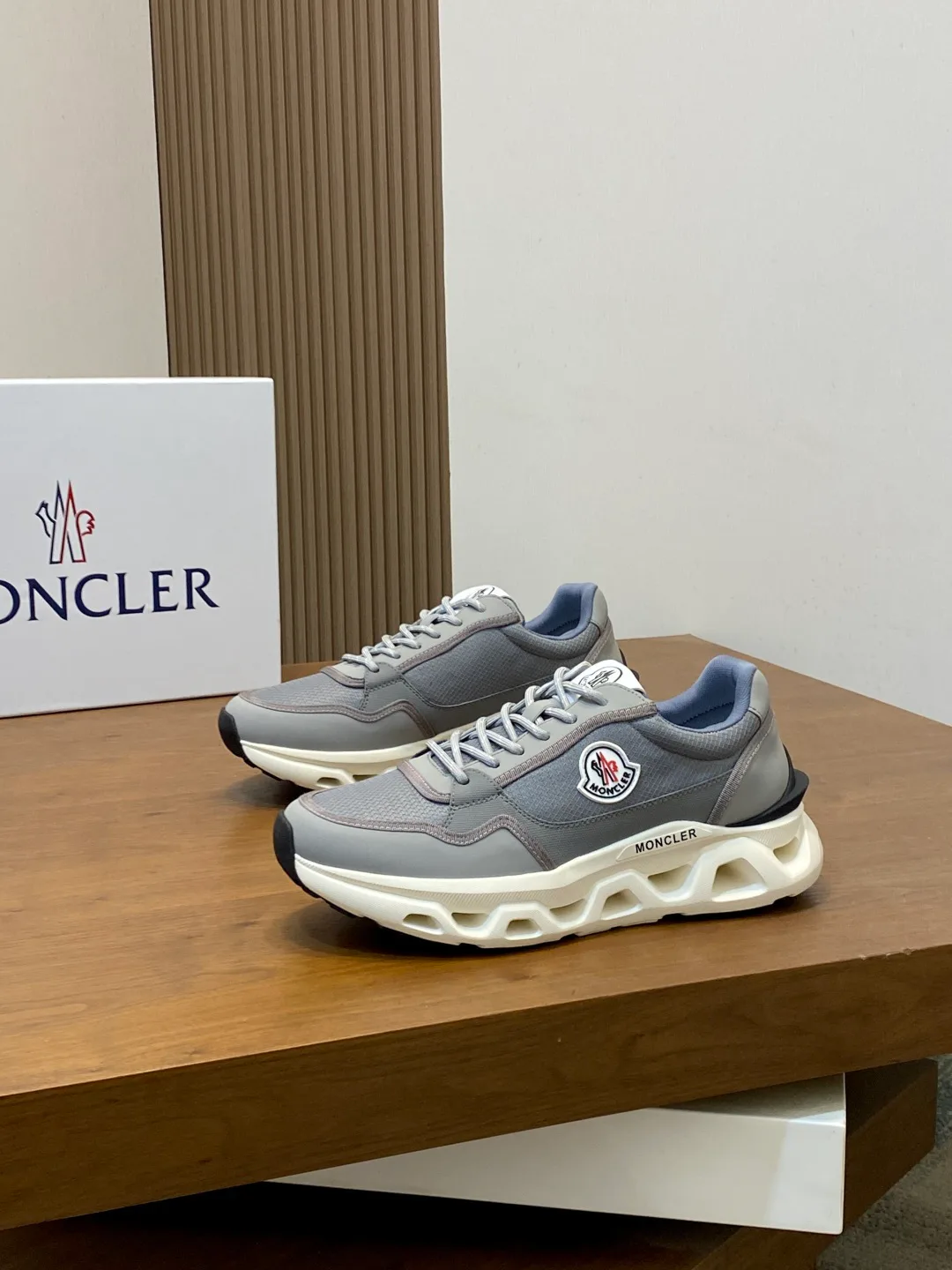 Кроссовки Мужские Moncler 18586369