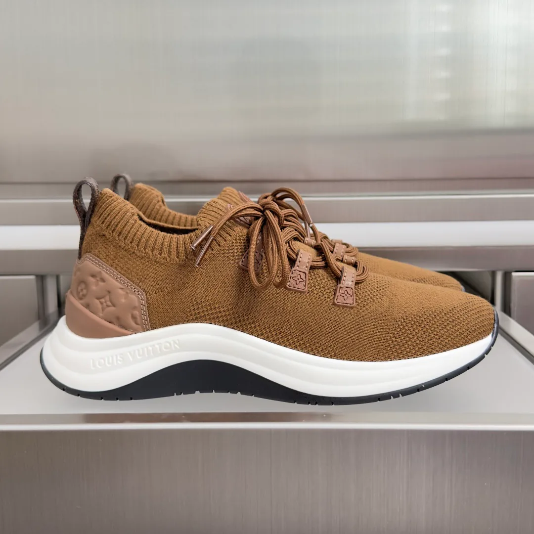 Women's Sneakers LOUIS VUITTON 17950534