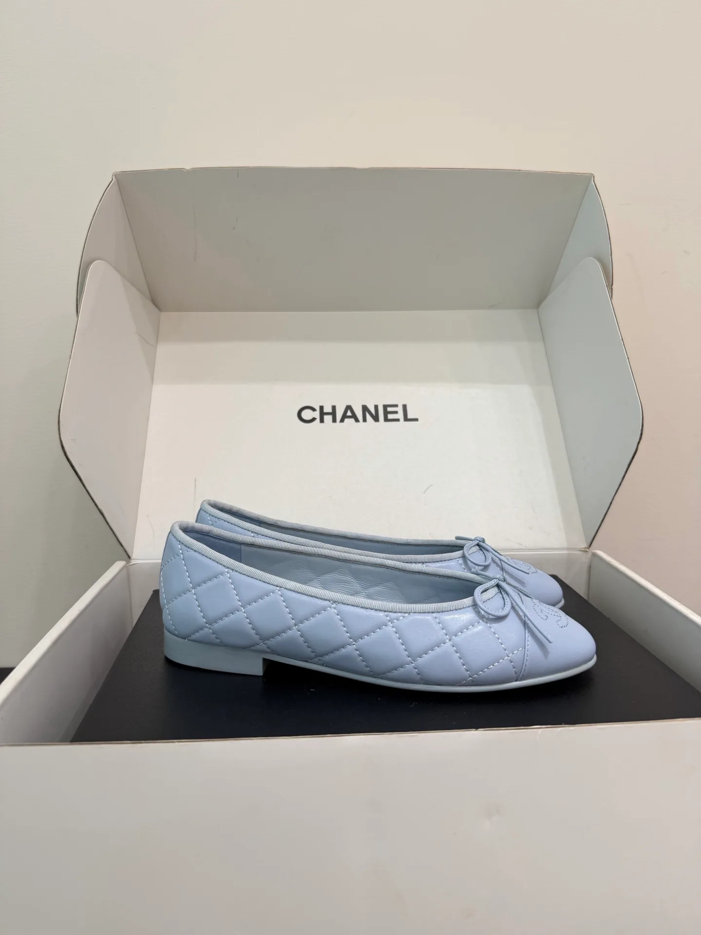 Women's Ballet Flats CHANEL 17956378