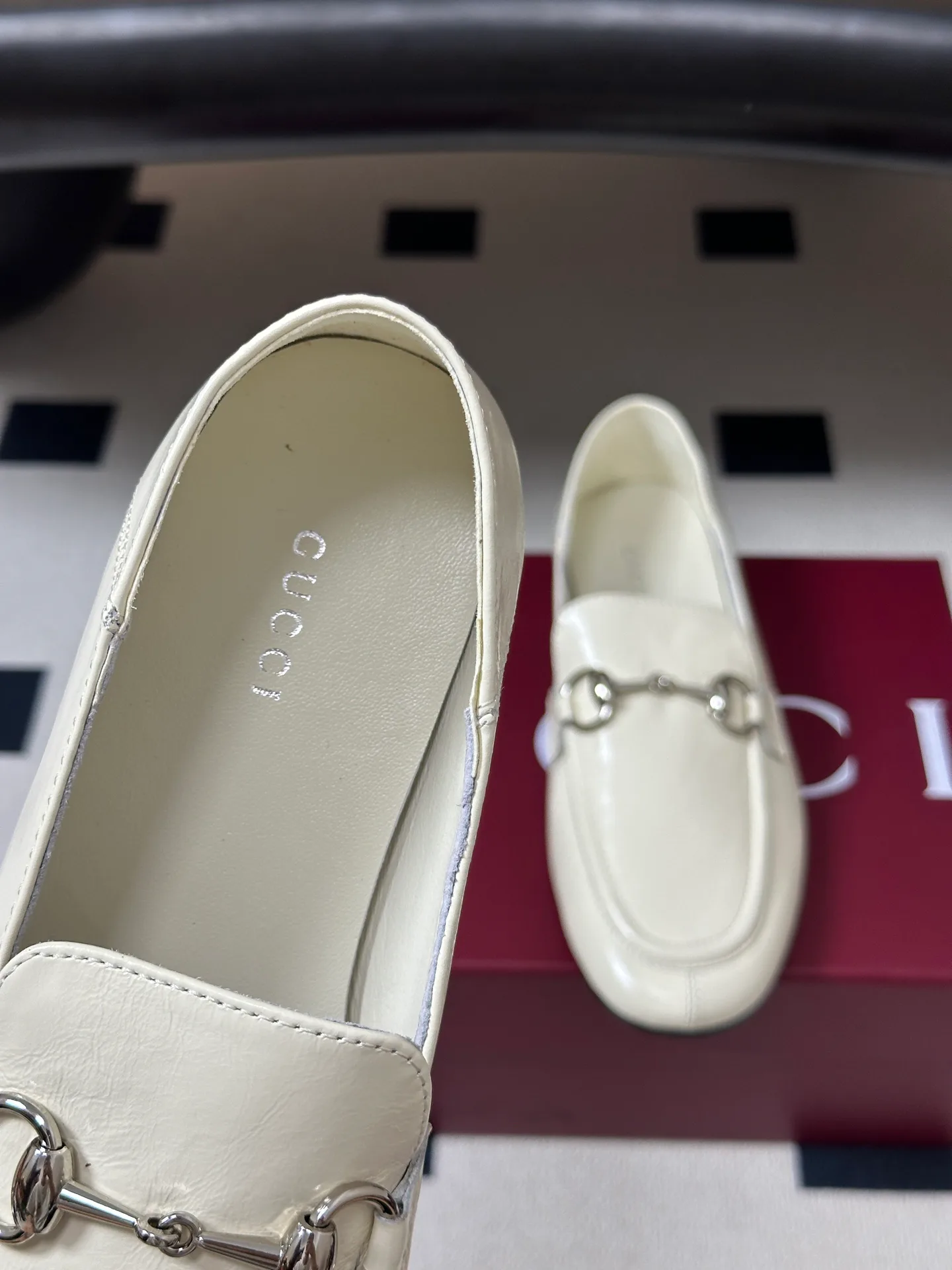 Women's Loafers And Moccasins GUCCI 18049745