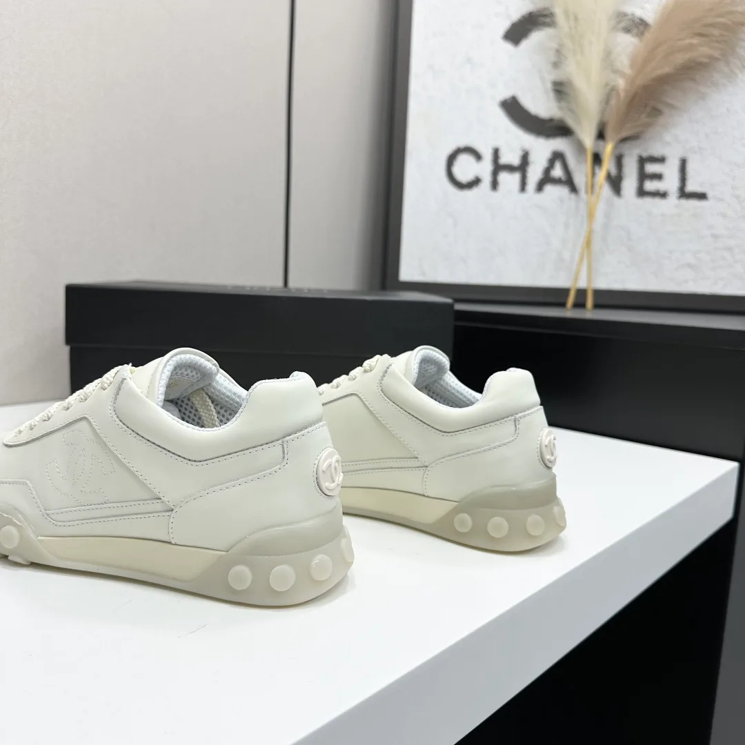 Women's Sneakers CHANEL 18025583
