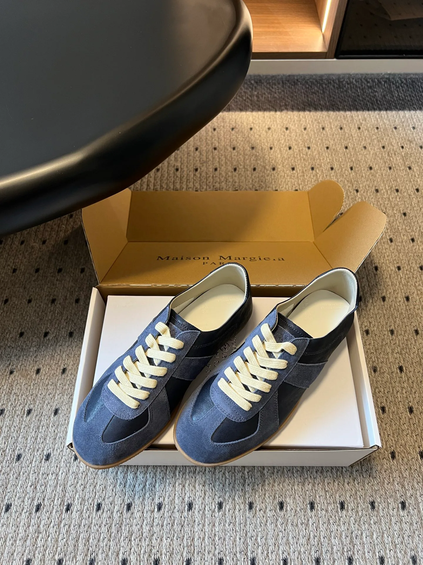 Women's Sneakers MAISON MARGIELA 17686621