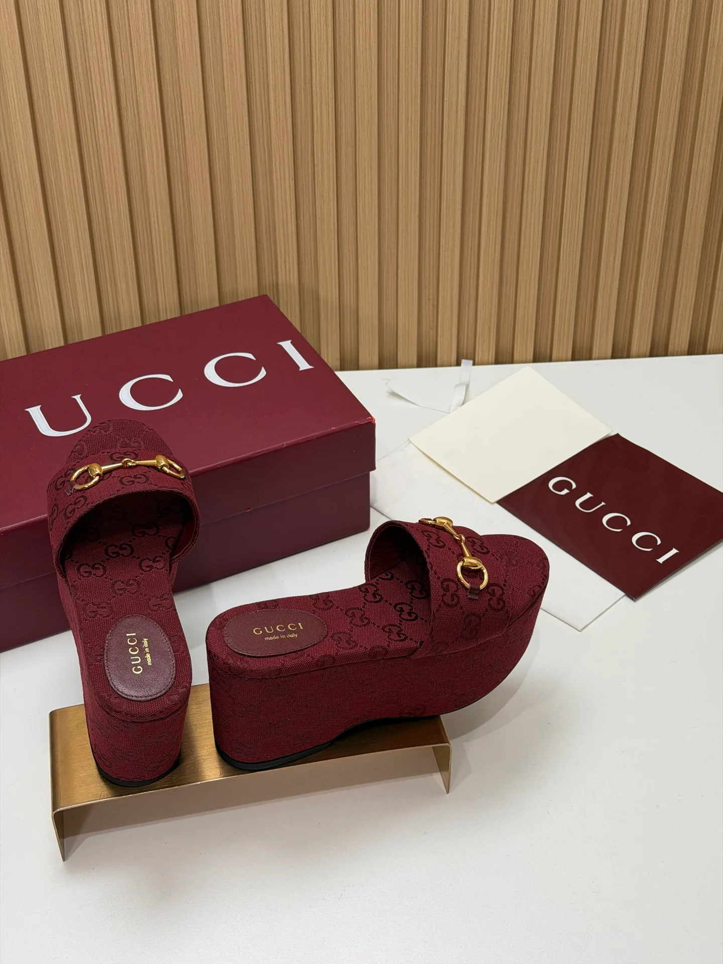 Women's Open-Toe Sandals GUCCI 17631675