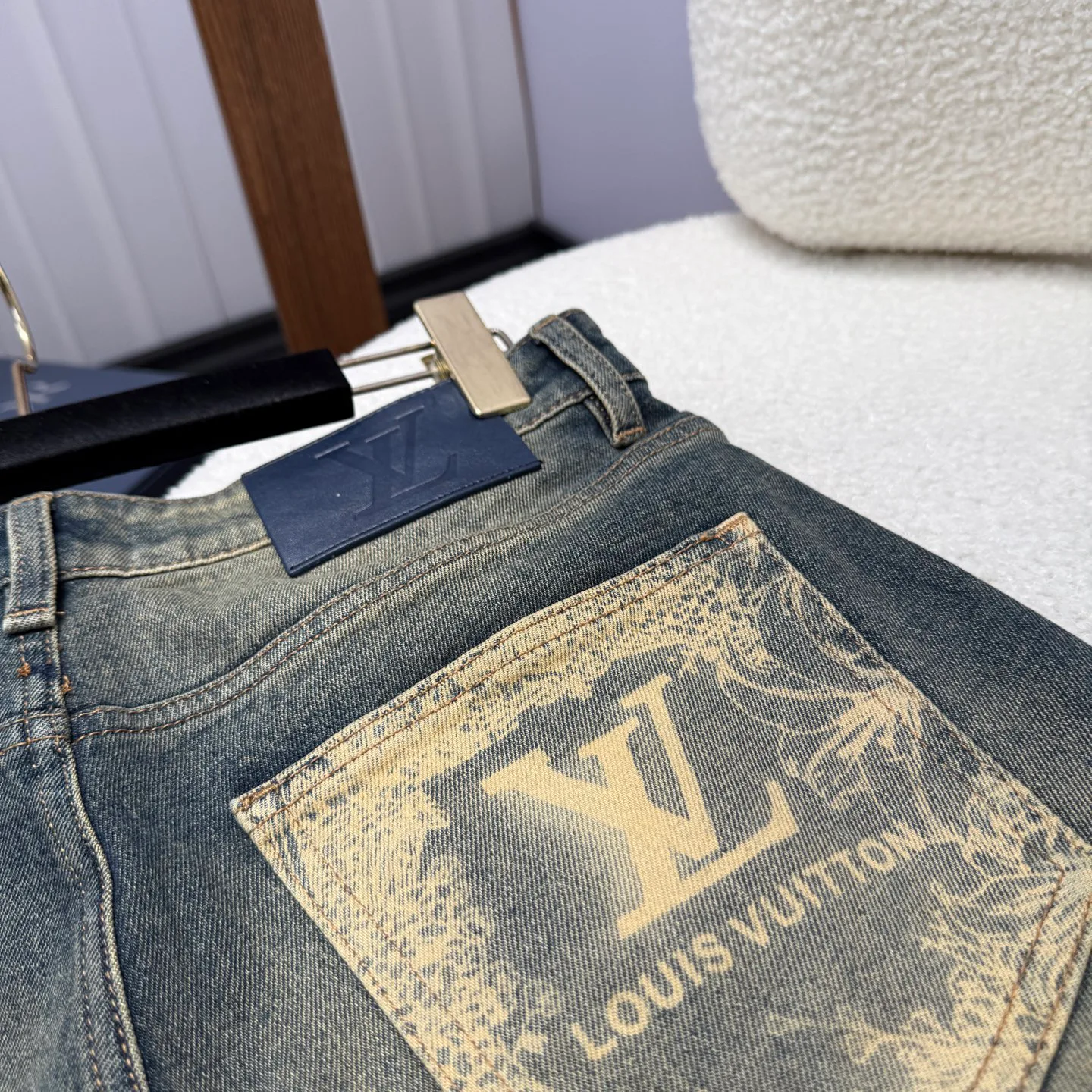 Men's Jeans LOUIS VUITTON 18029773