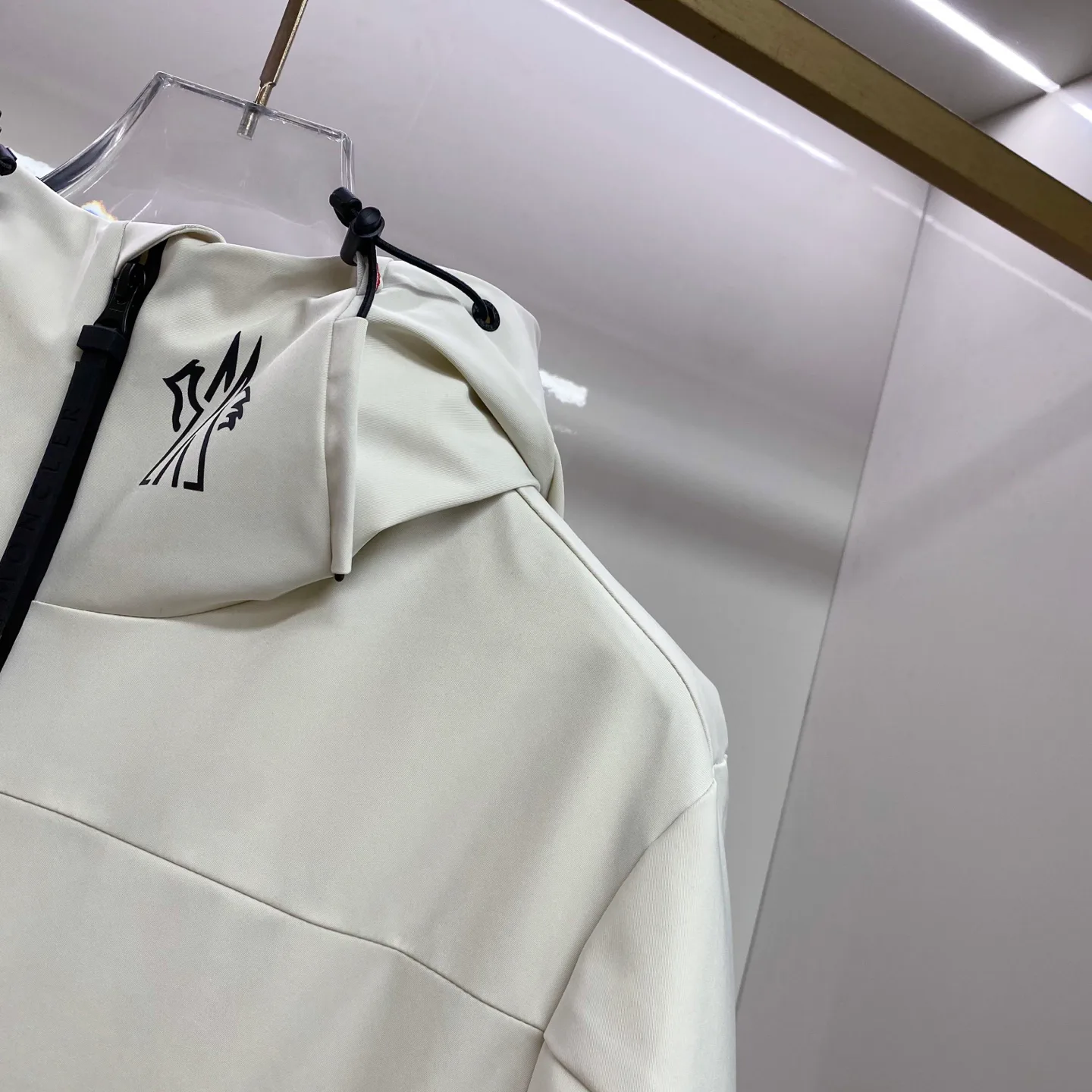 Men's Jackets And Down Jackets MONCLER 18029252