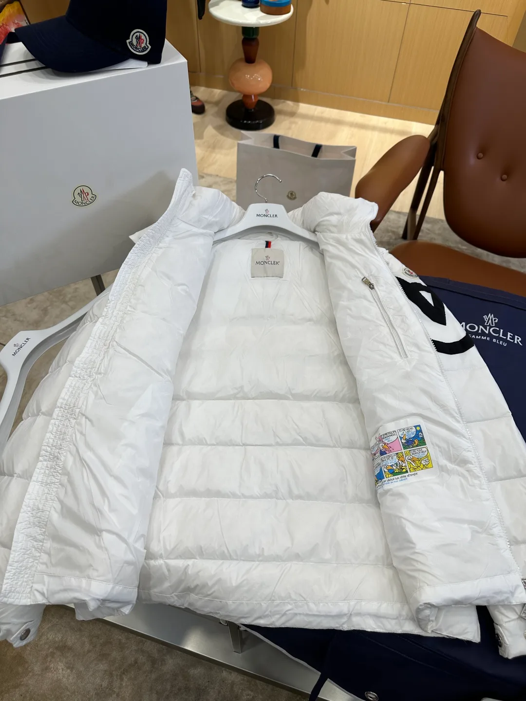 Men's Jackets And Down Jackets MONCLER 18260915