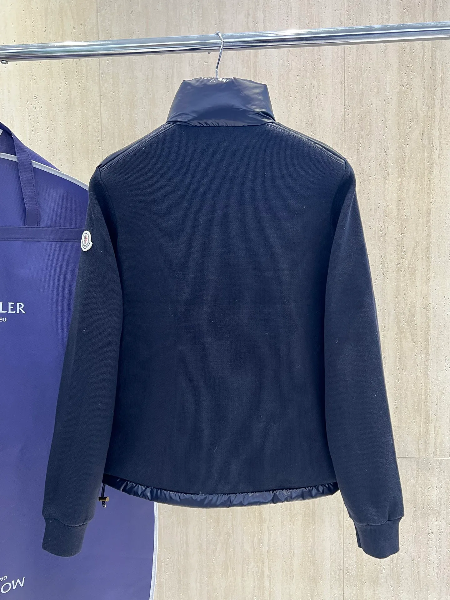Куртки И Пуховики Мужские Moncler 18683937