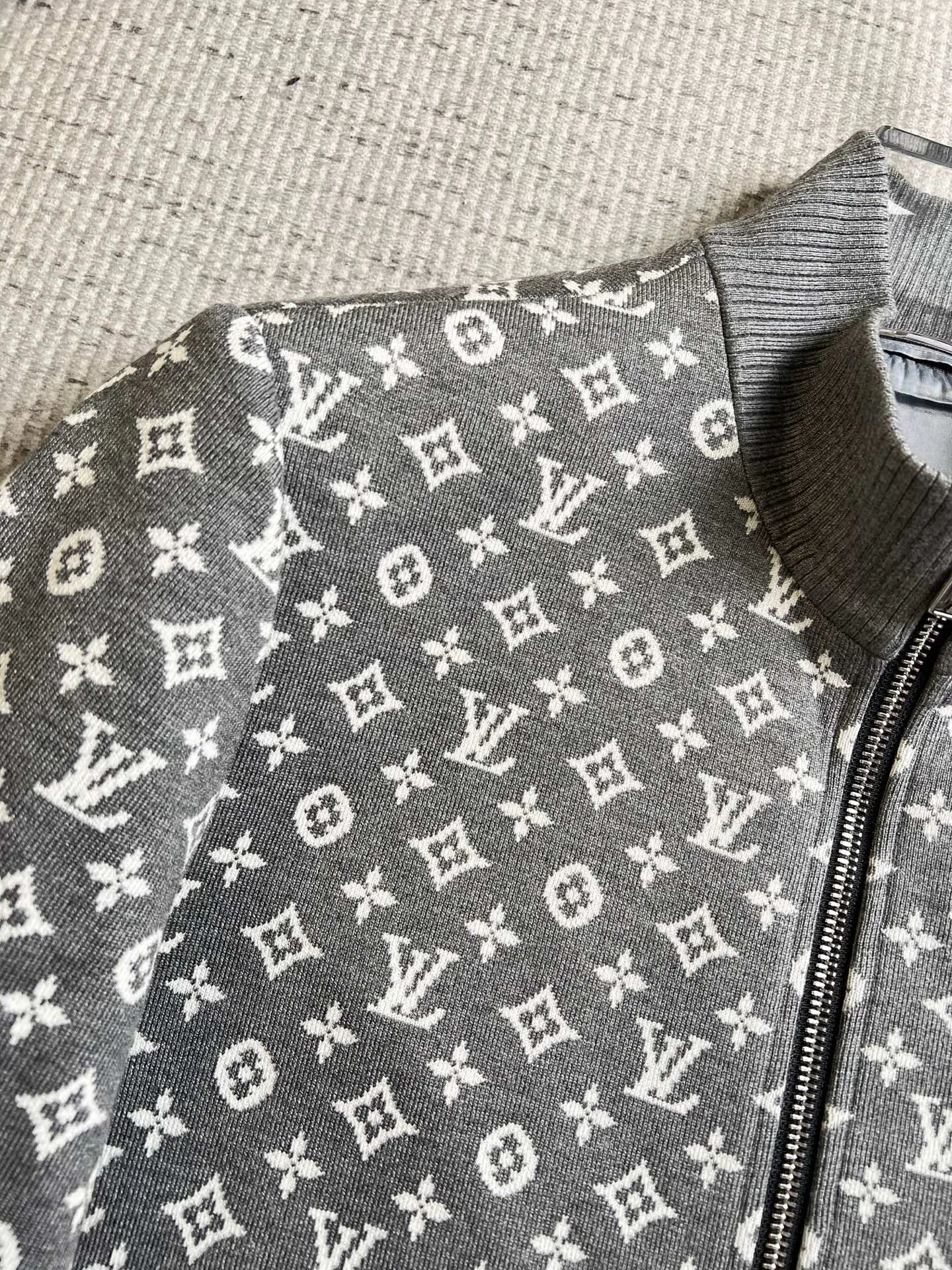 Men's Jackets And Down Jackets LOUIS VUITTON 18098411