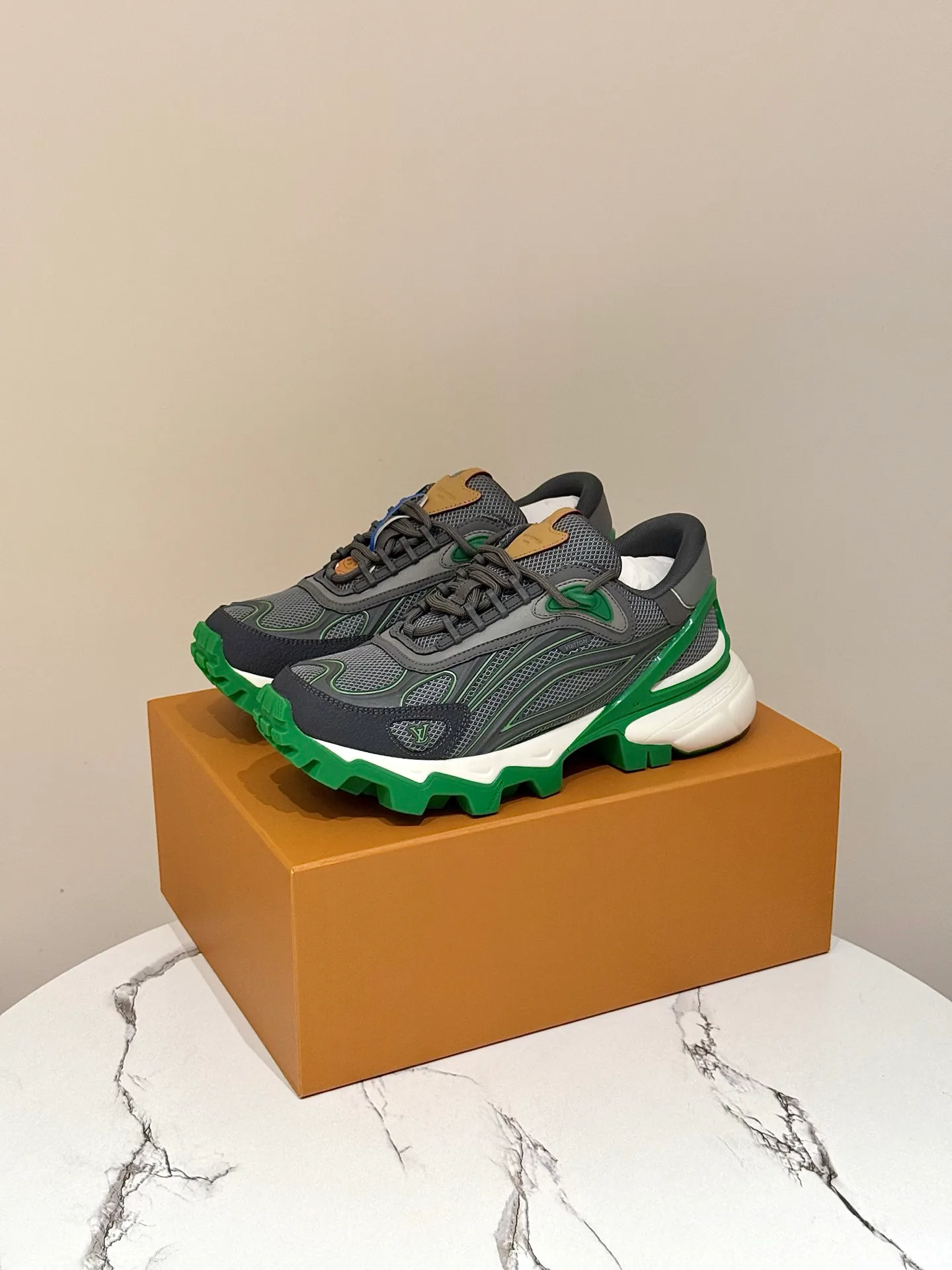 Men's Sneakers LOUIS VUITTON 17872798