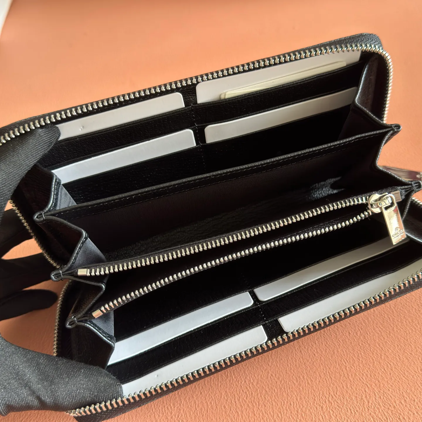 Women's Clutches GUCCI 17947880
