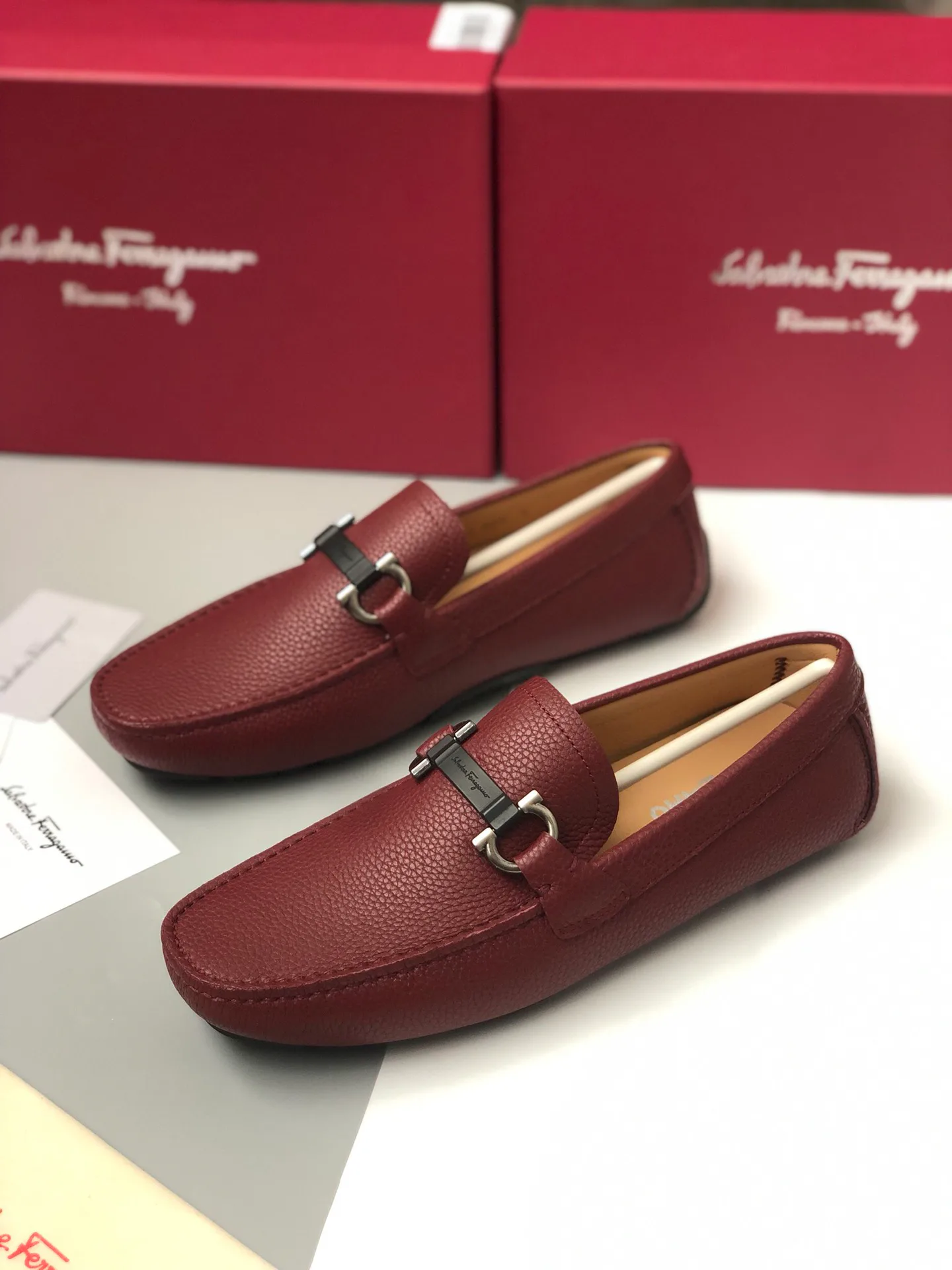 Men's Loafers And Dress Shoes SALVATORE FERRAGAMO 17722760