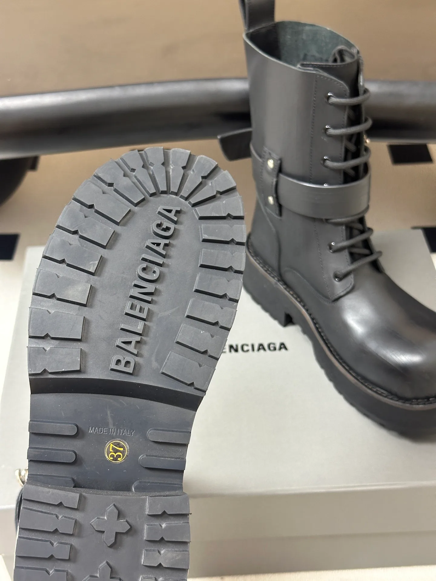 Women's Ankle Boots BALENCIAGA 18049605