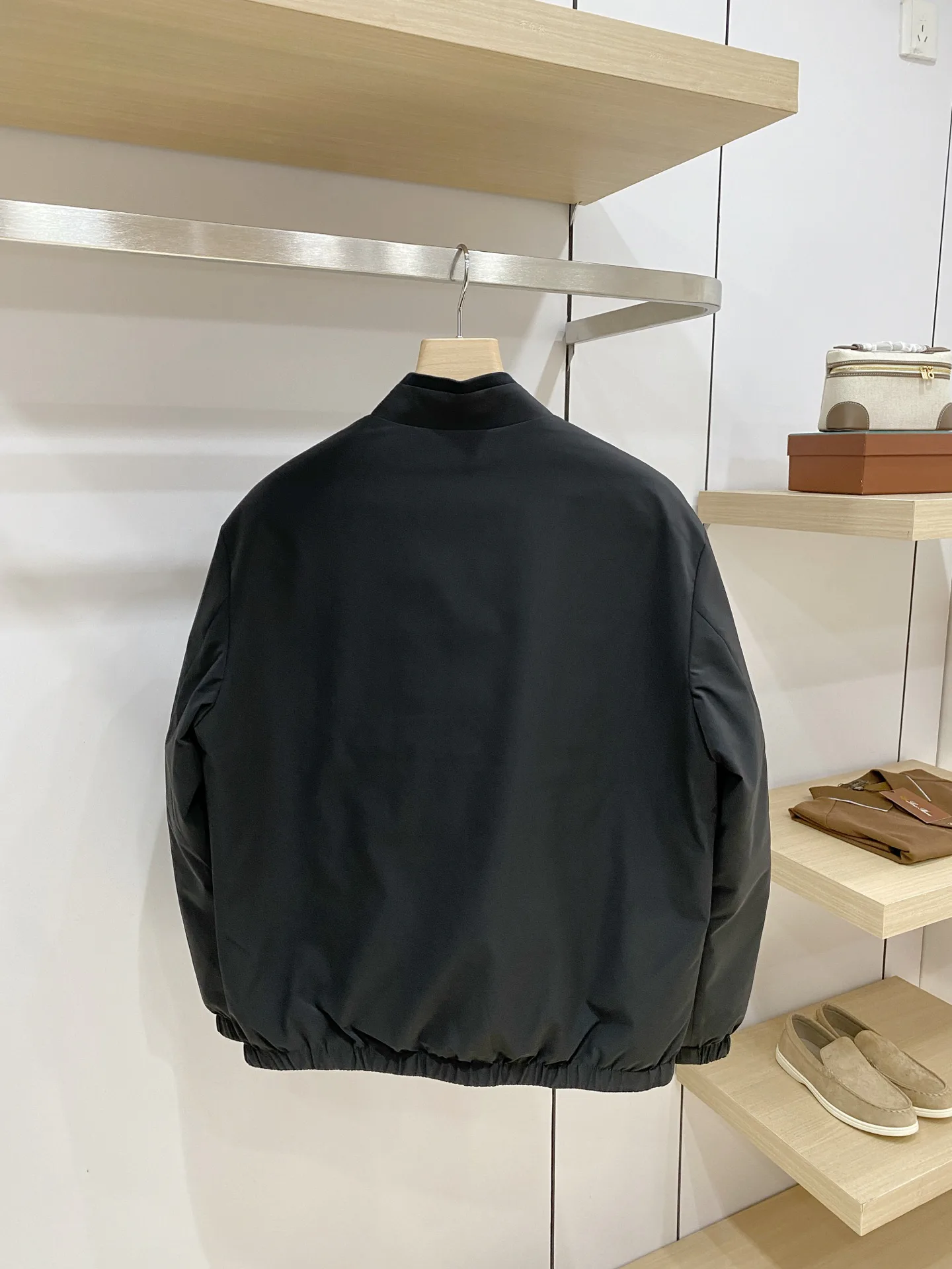 Куртки И Пуховики Мужские Moncler 18596325