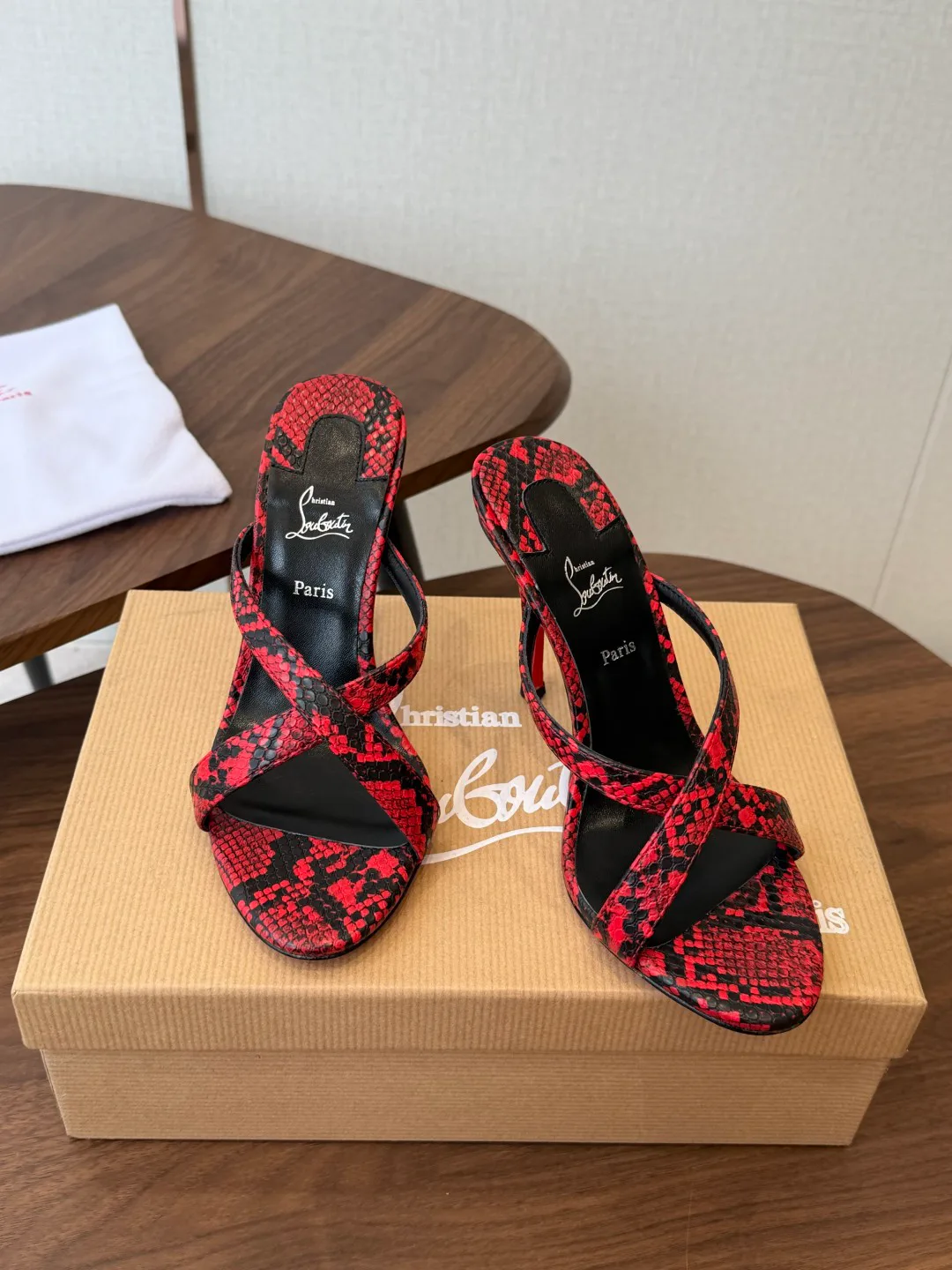 Women's Open-Toe Sandals CHRISTIAN LOUBOUTIN 18183082