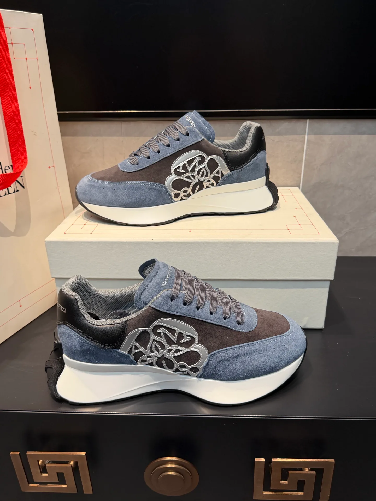Women's Sneakers ALEXANDER MCQUEEN 18363894
