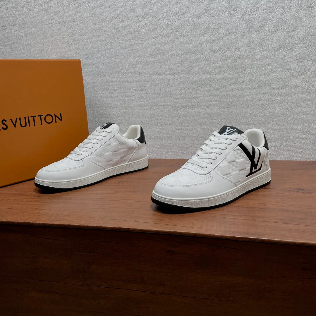 Men's Sneakers LOUIS VUITTON 18197826