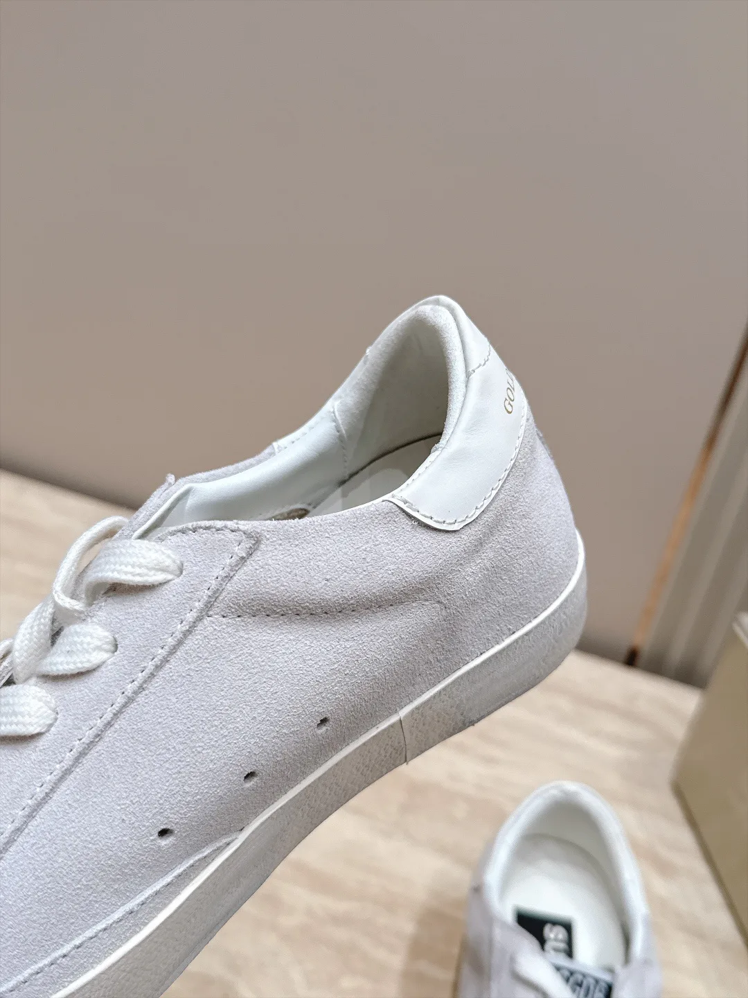 Women's Sneakers GOLDEN GOOSE 17963441