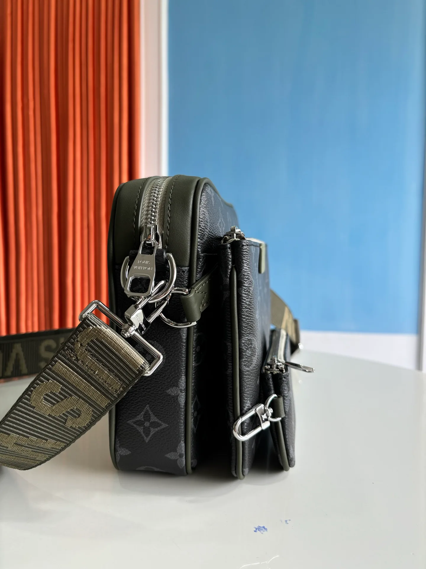 Women's Shoulder Bags LOUIS VUITTON 17522371