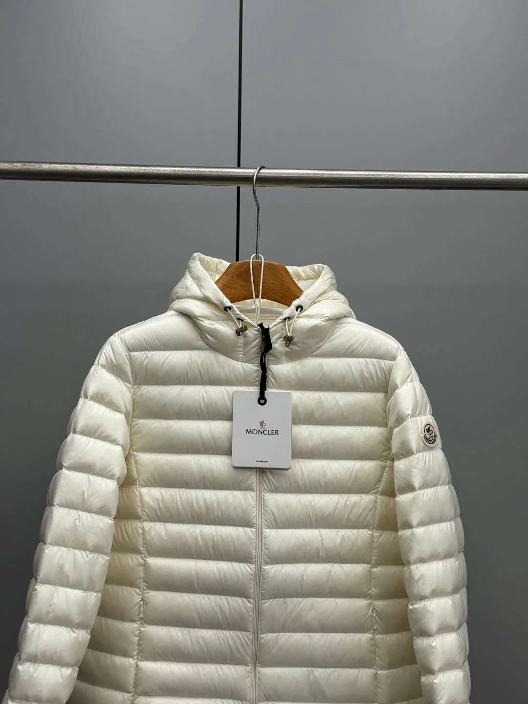 Women's Jackets And Down Jackets MONCLER 17807407