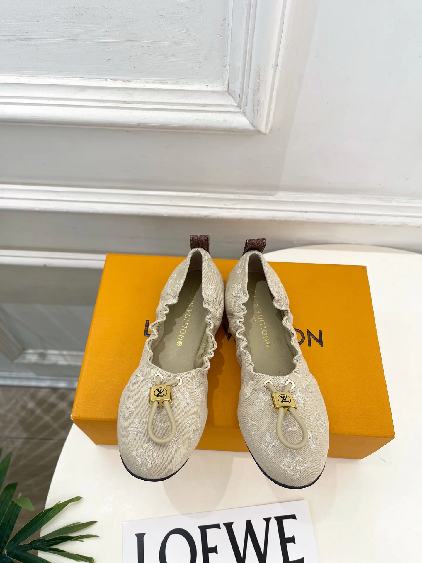 Women's Ballet Flats LOUIS VUITTON 17646562