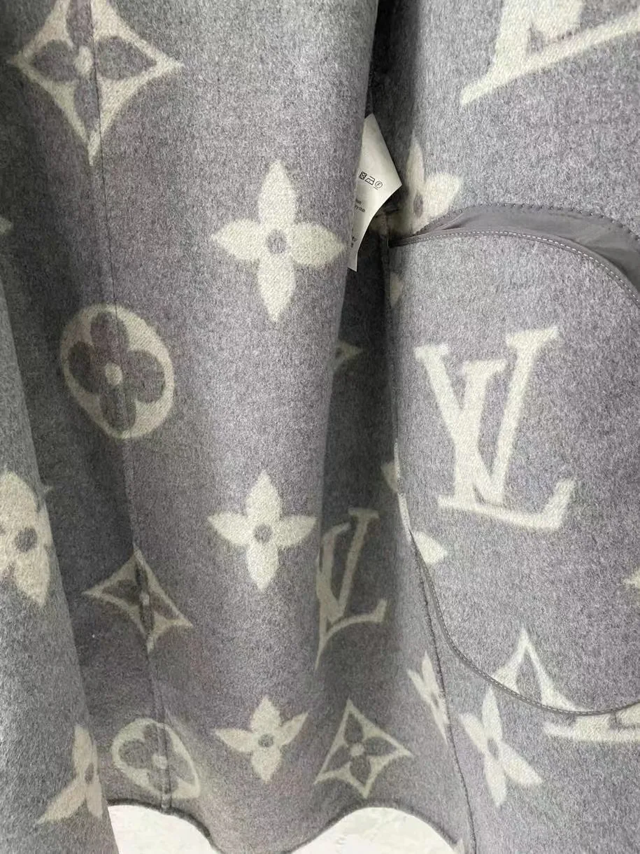 Women's Coats LOUIS VUITTON 17998824
