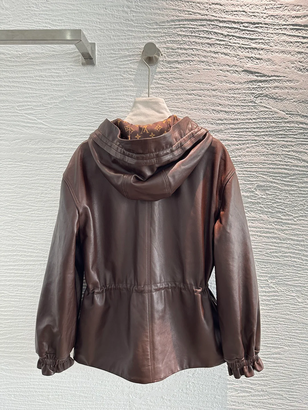 Women's Leather Jackets And Sheepskin Coats LOUIS VUITTON 17474153