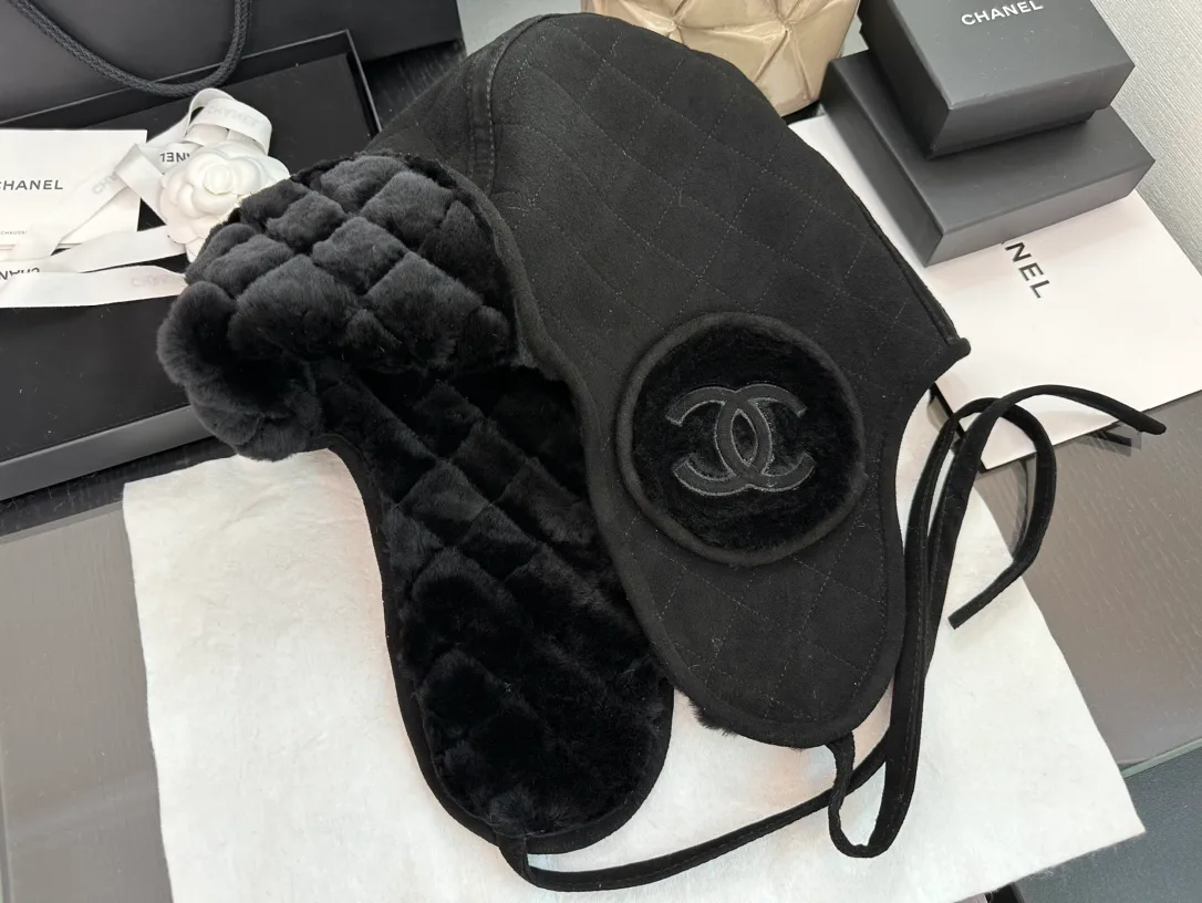 Hats CHANEL 18347668