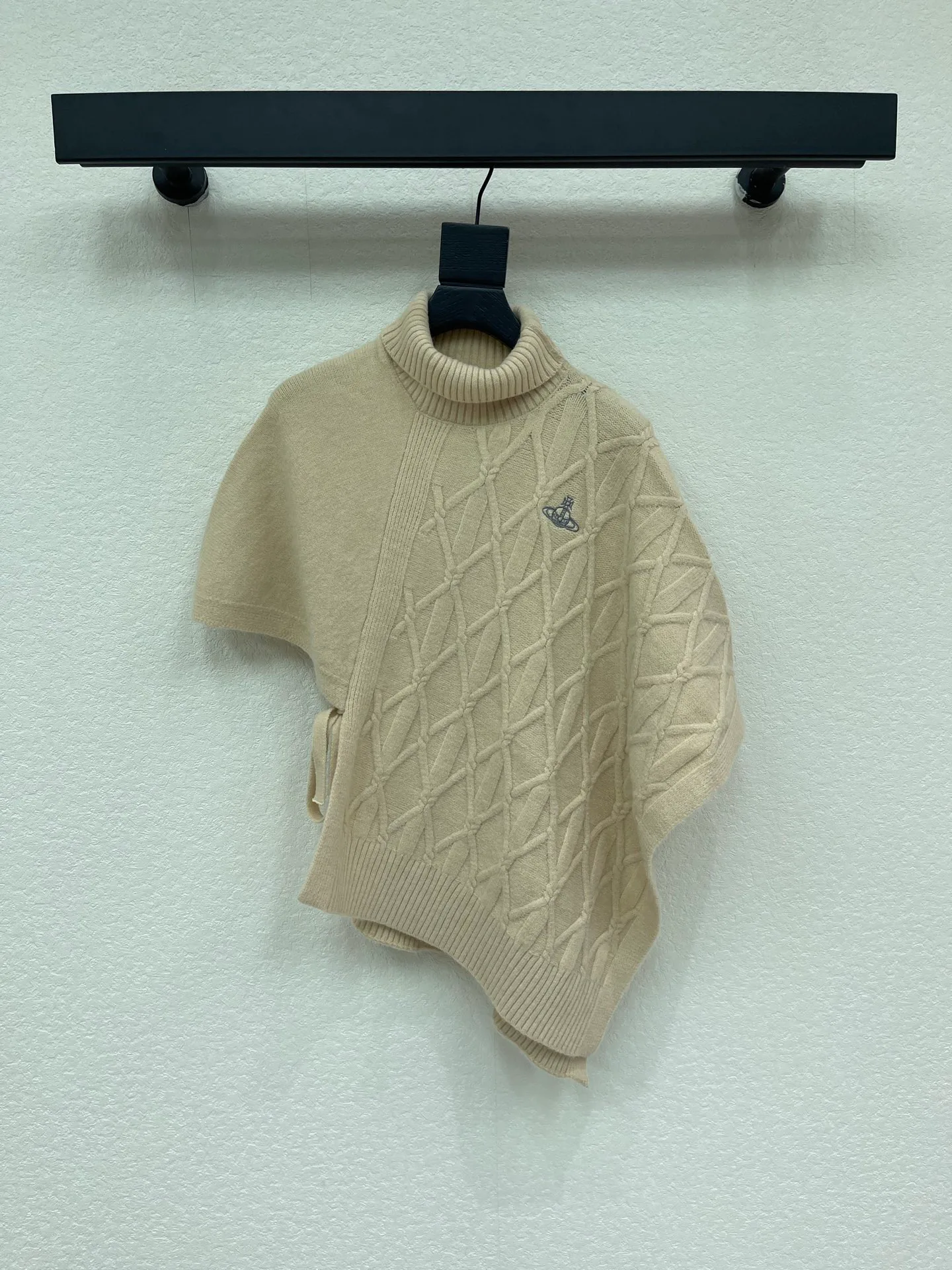 Women's Jumpers And Sweaters VIVIENNE WESTWOOD 18031130