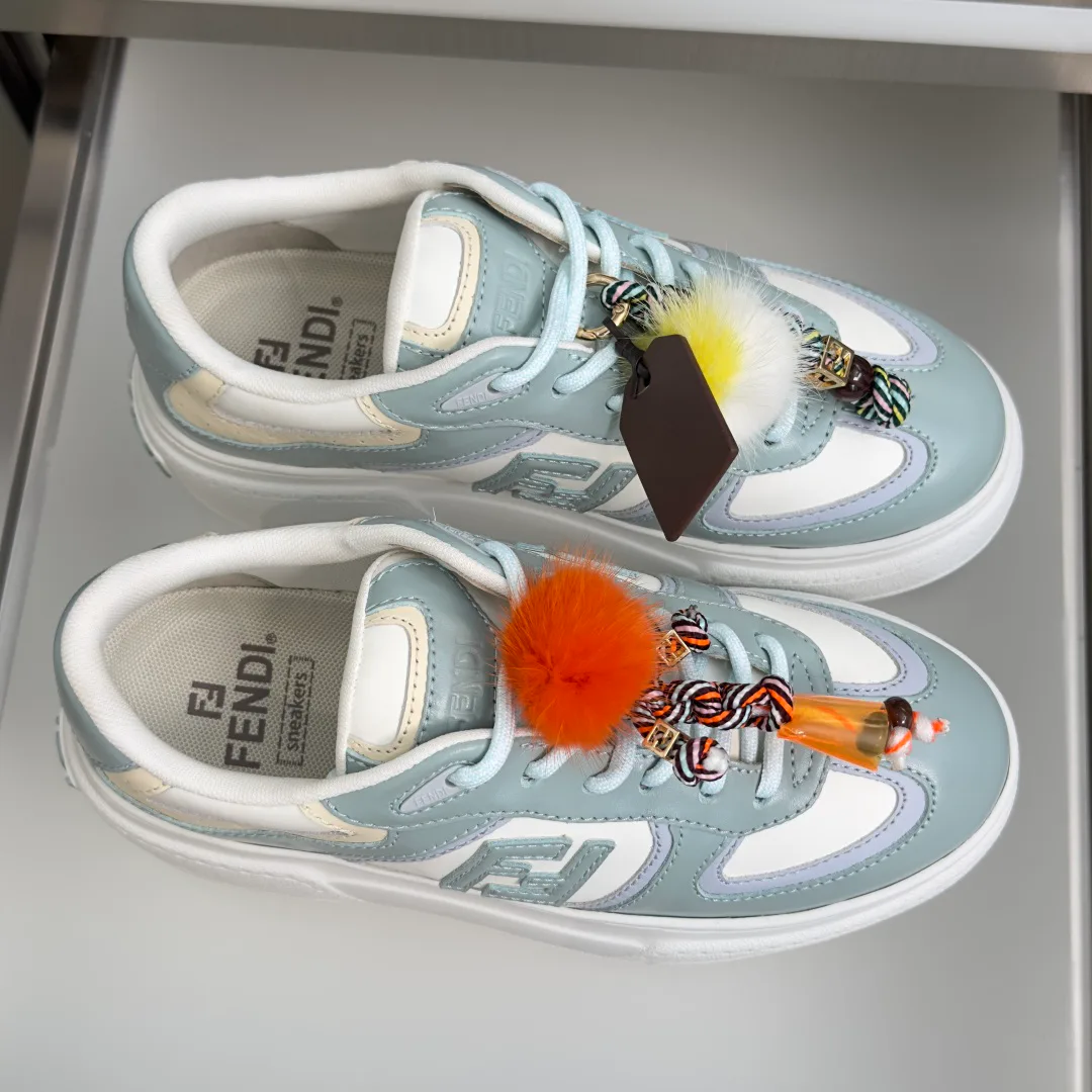 Women's Sneakers FENDI 17950680