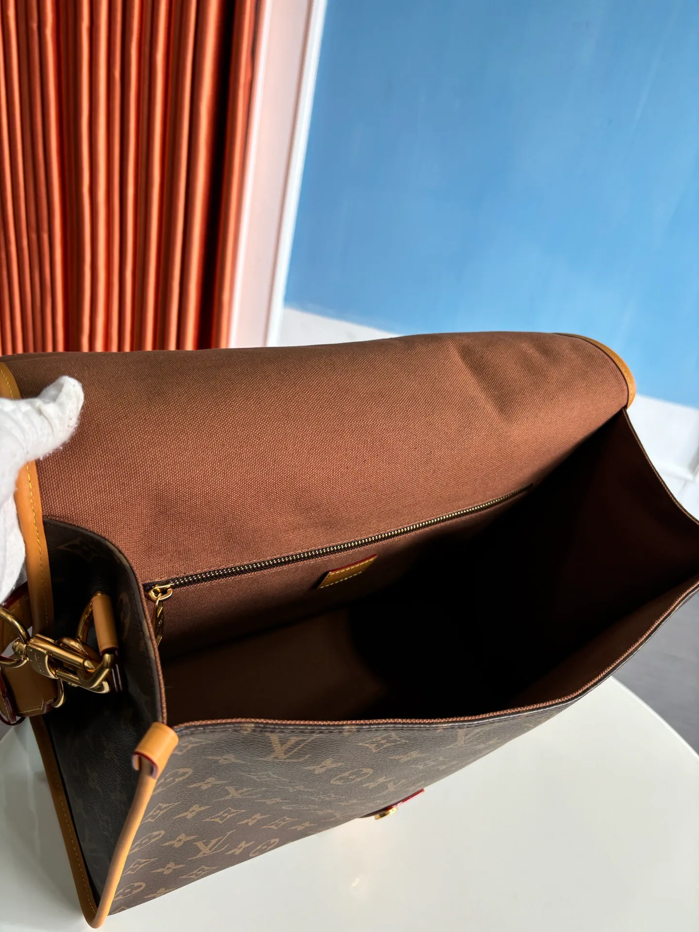 Women's Classic Handbags LOUIS VUITTON 18132417
