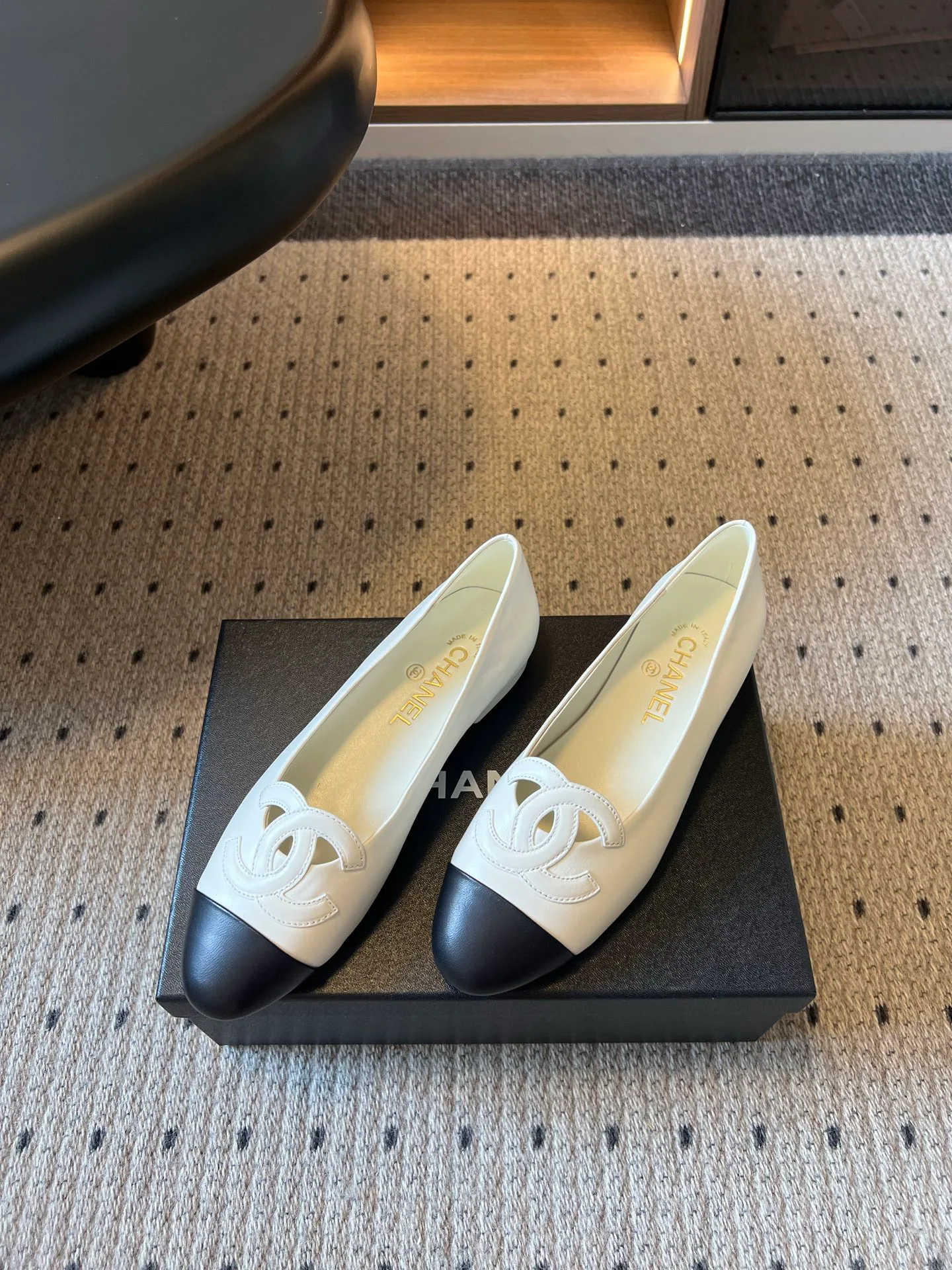 Women's Ballet Flats CHANEL 17801646