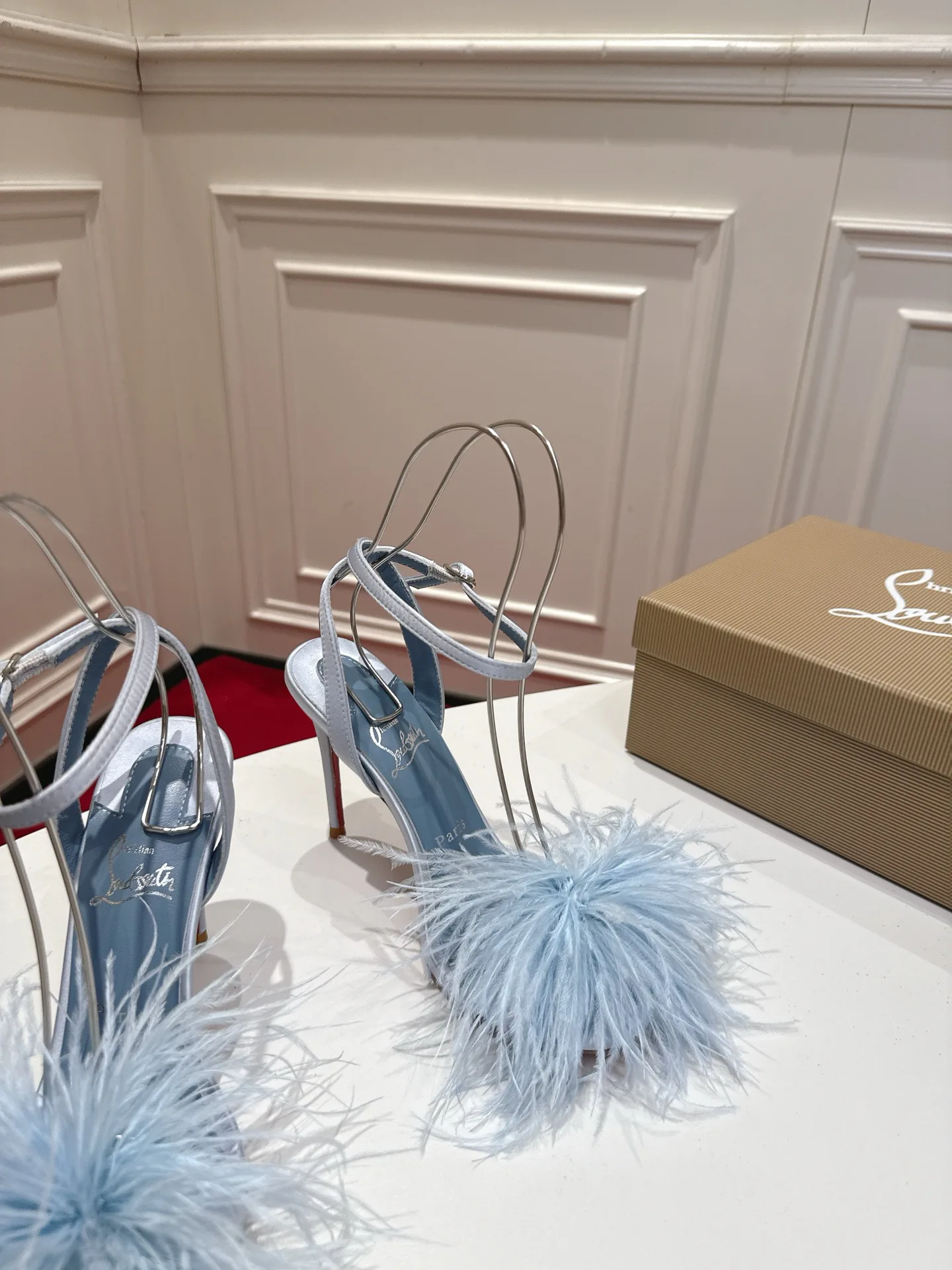 Women's Heels CHRISTIAN LOUBOUTIN 17057873