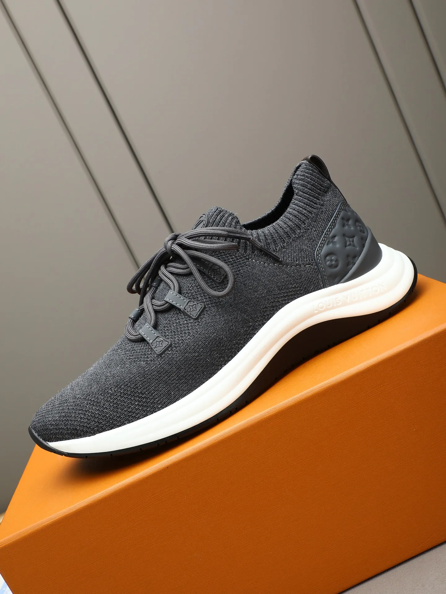 Men's Sneakers LOUIS VUITTON 17947268