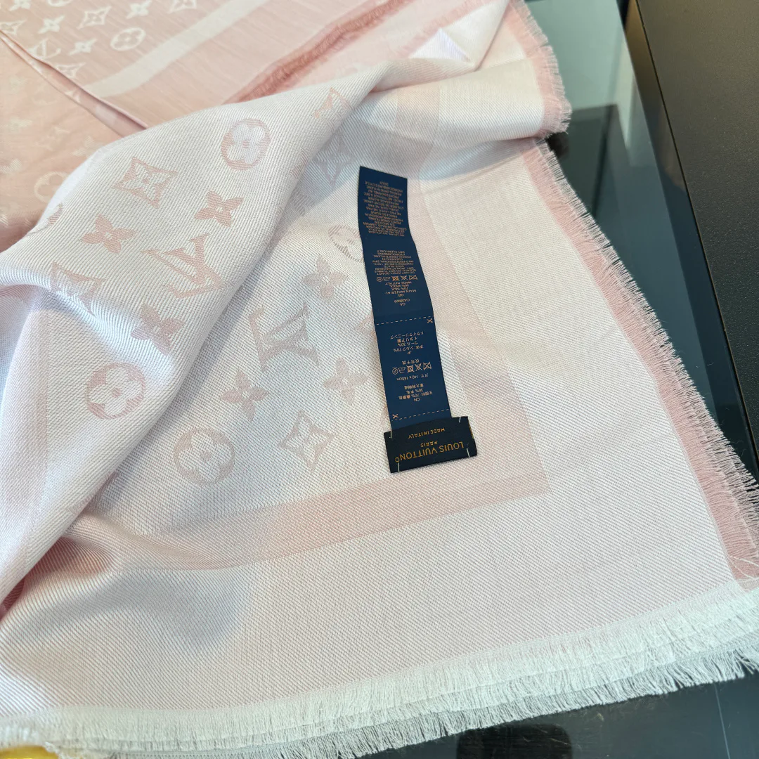 Scarves LOUIS VUITTON 17935859