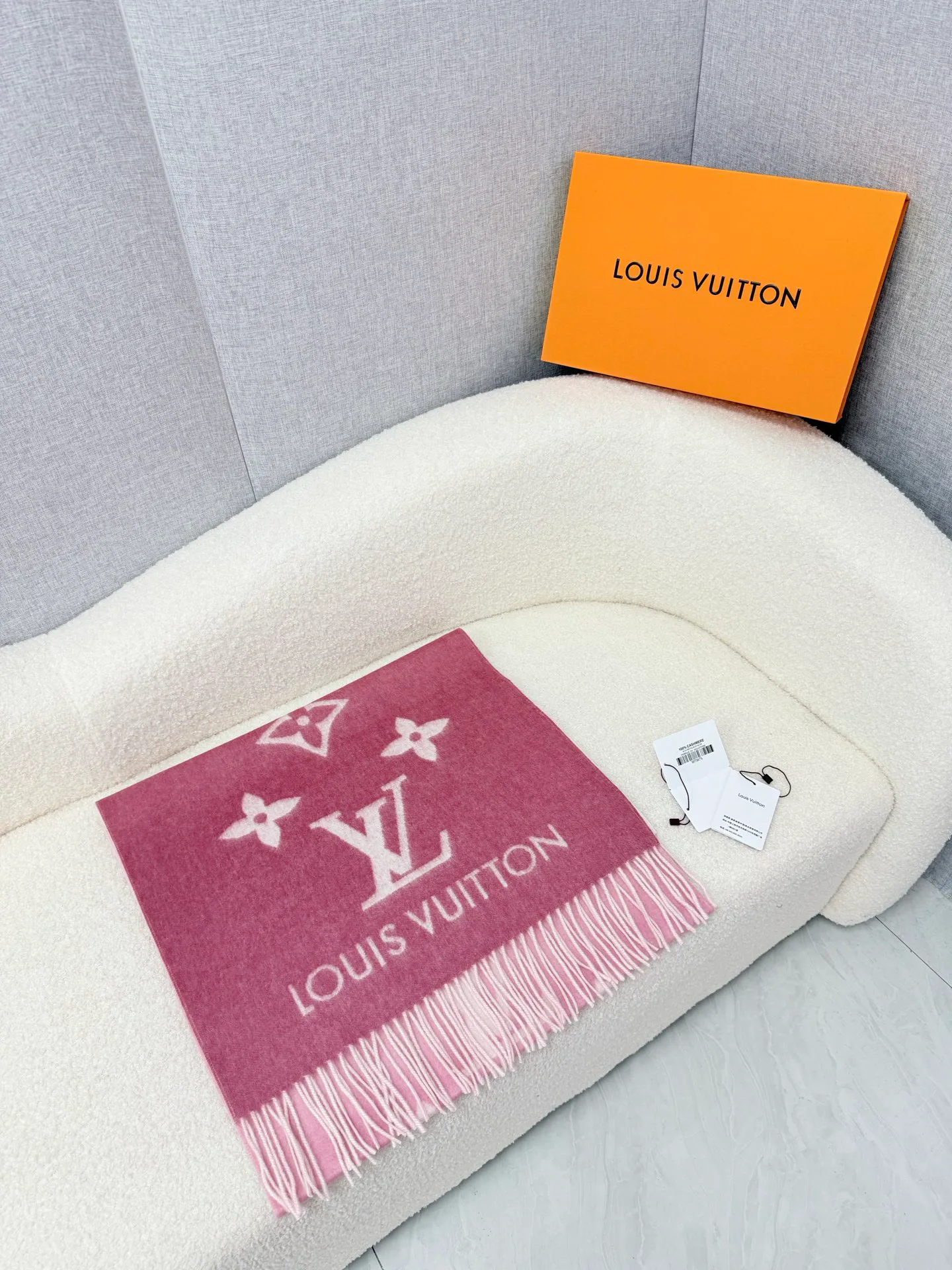 Scarves LOUIS VUITTON 18322328