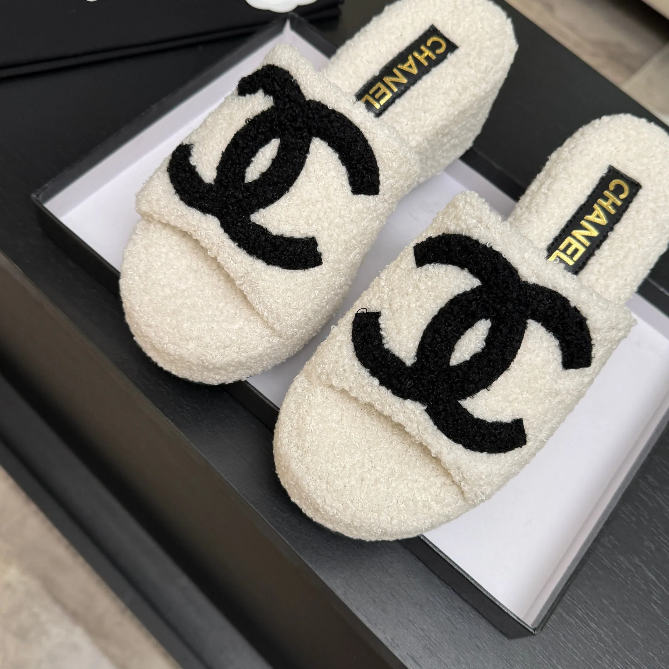 Women's Slippers CHANEL 18500996