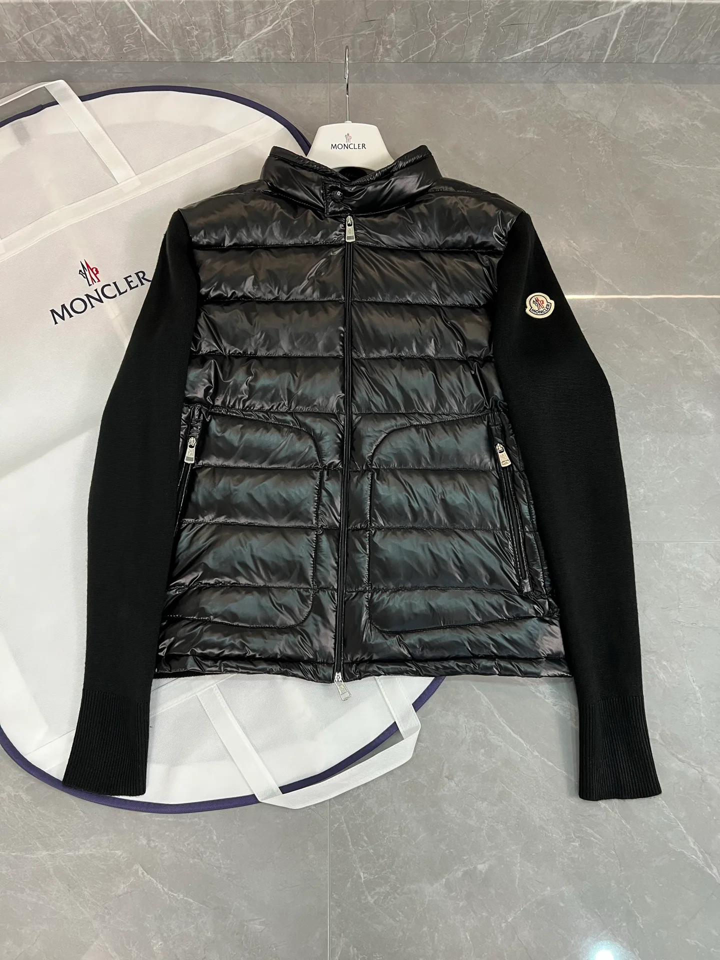 Куртки И Пуховики Мужские Moncler 18599831