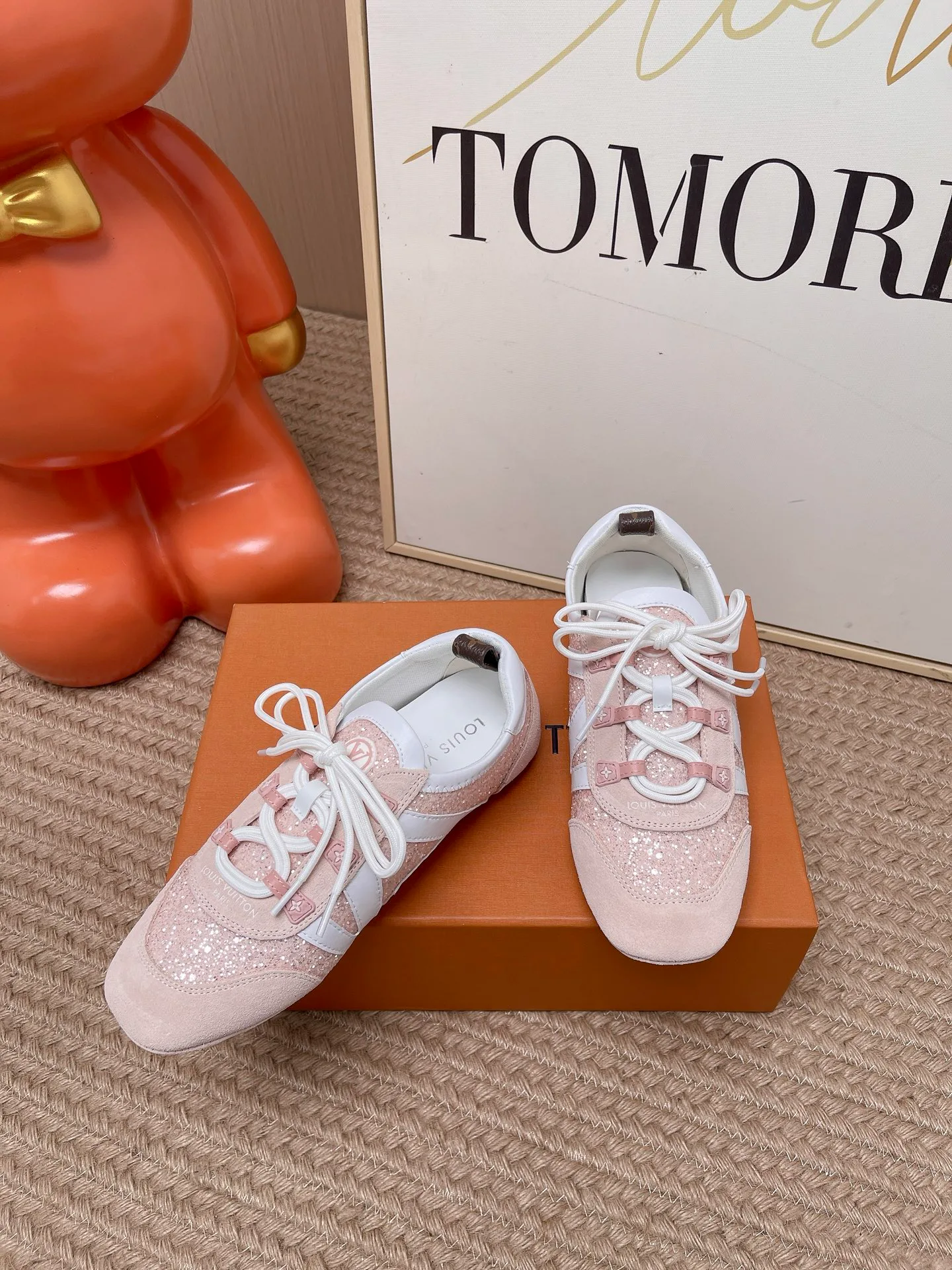 Women's Sneakers LOUIS VUITTON 17571639